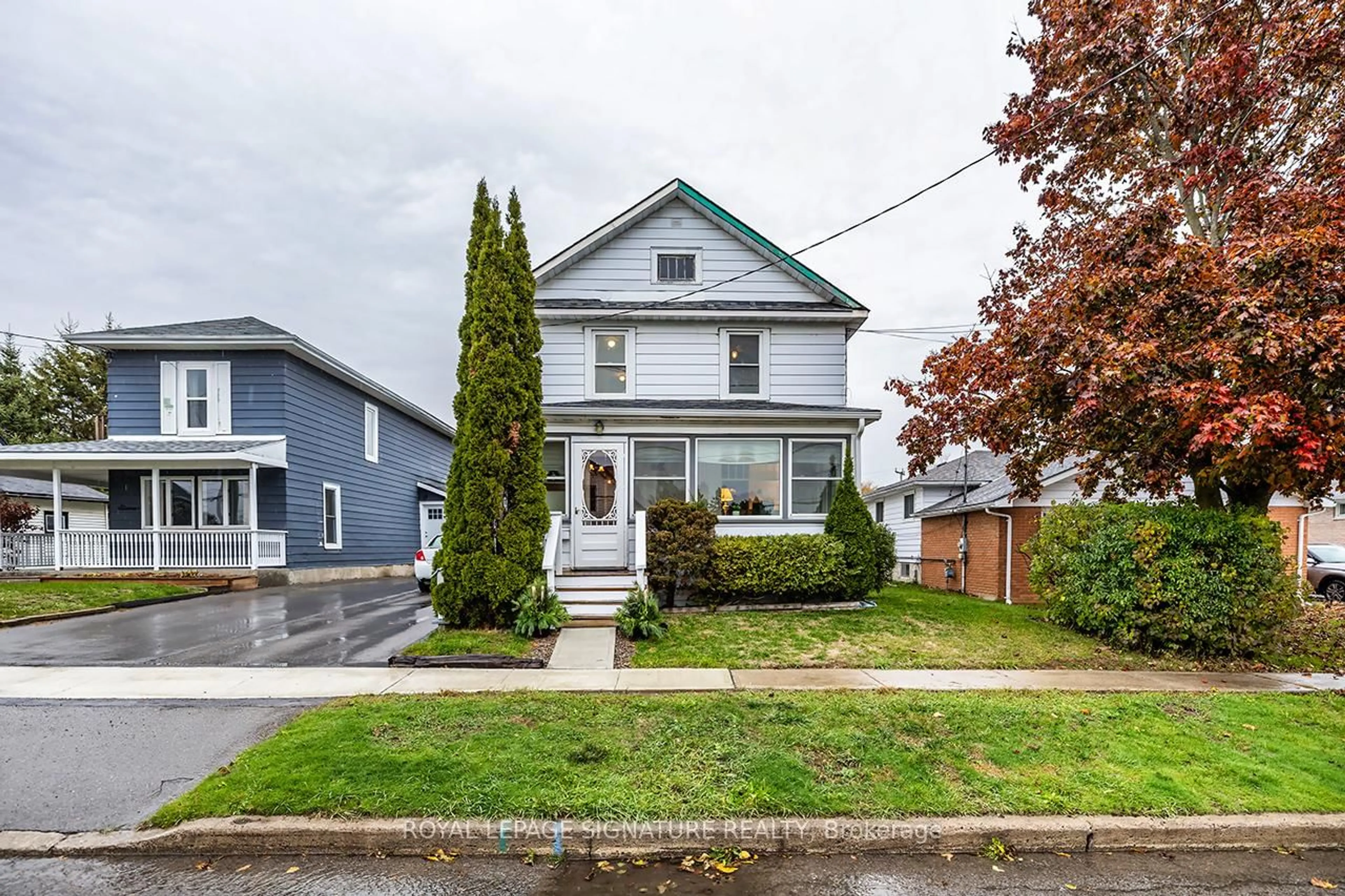 Home with vinyl exterior material, street for 9 South Charles St, Quinte West Ontario K8V 2R8