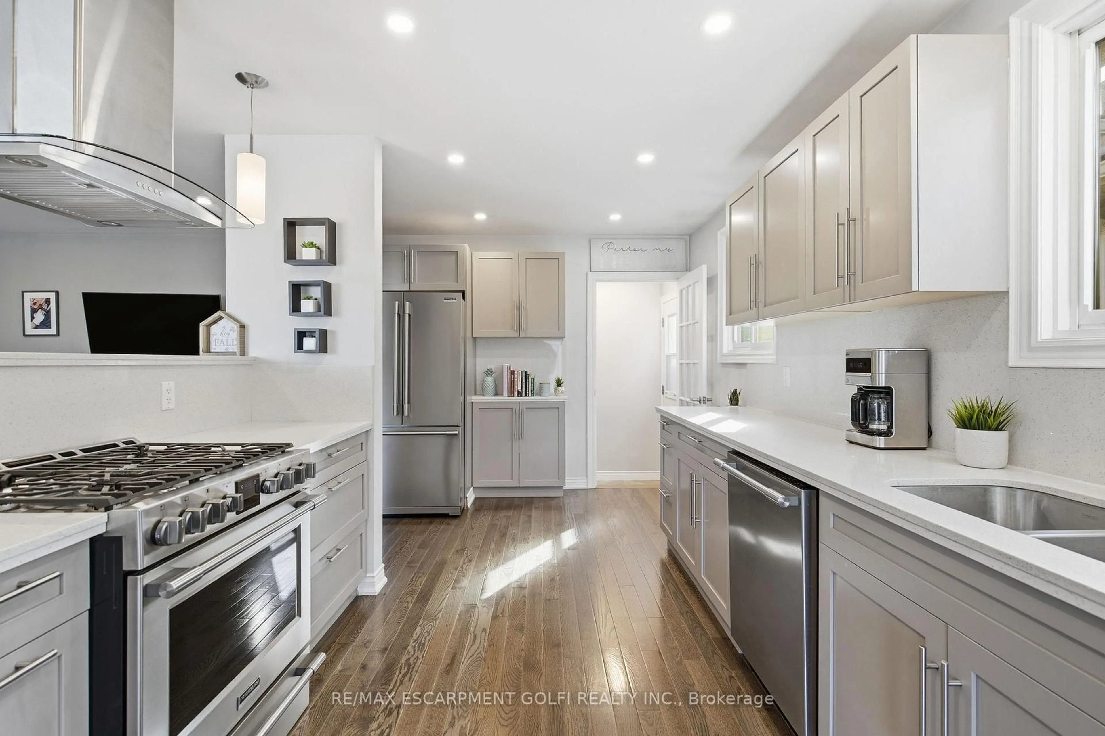 Unknown for 146 Lavina Cres, Hamilton Ontario L9C 6R8