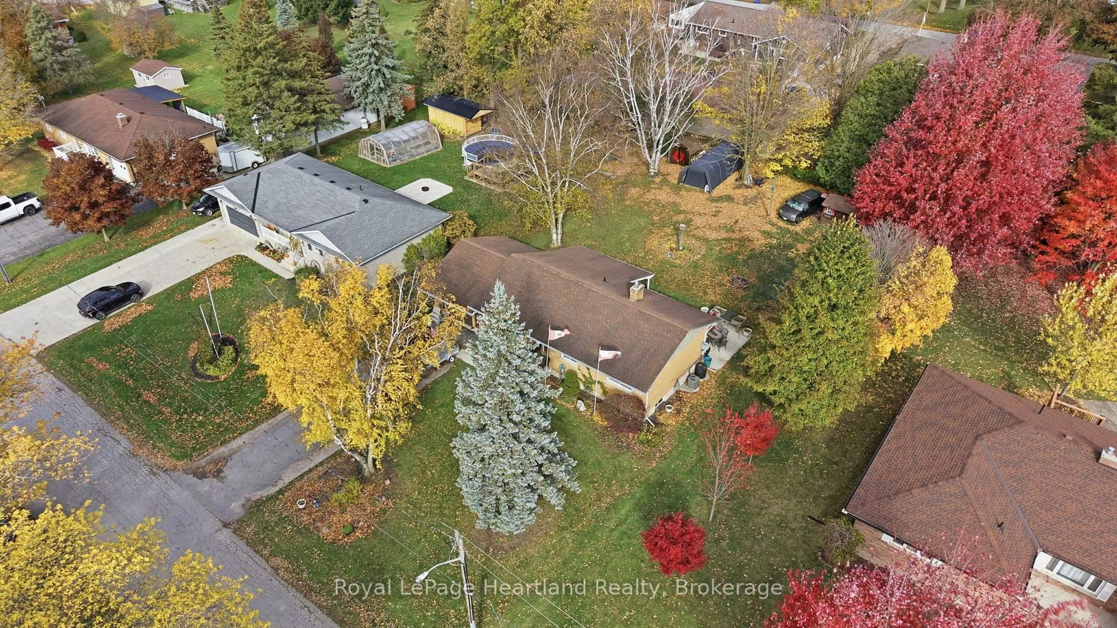 A pic from outside/outdoor area/front of a property/back of a property/a pic from drone, street for 292 Wellington St, North Huron Ontario N0M 1H0