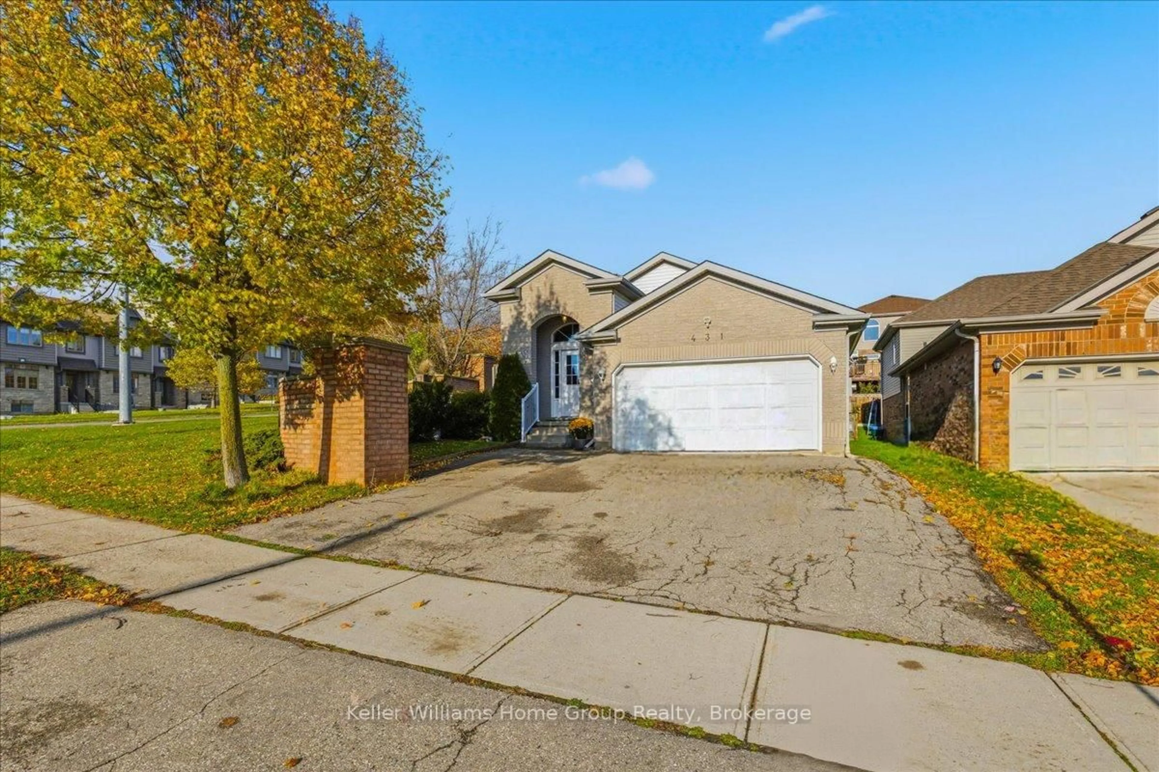 A pic from outside/outdoor area/front of a property/back of a property/a pic from drone, street for 431 Starwood Dr, Guelph Ontario N1E 7A4