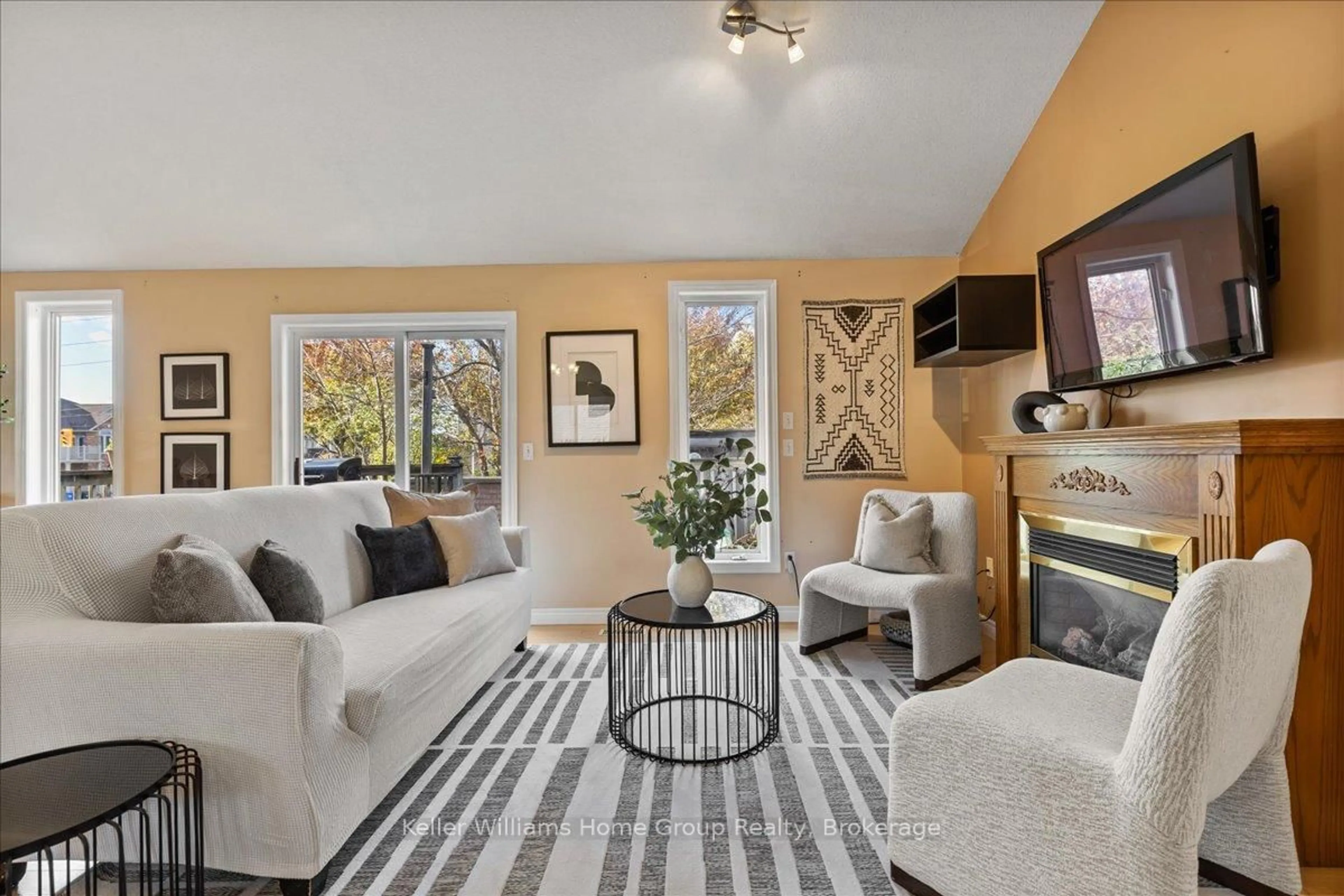 Living room with furniture, unknown for 431 Starwood Dr, Guelph Ontario N1E 7A4