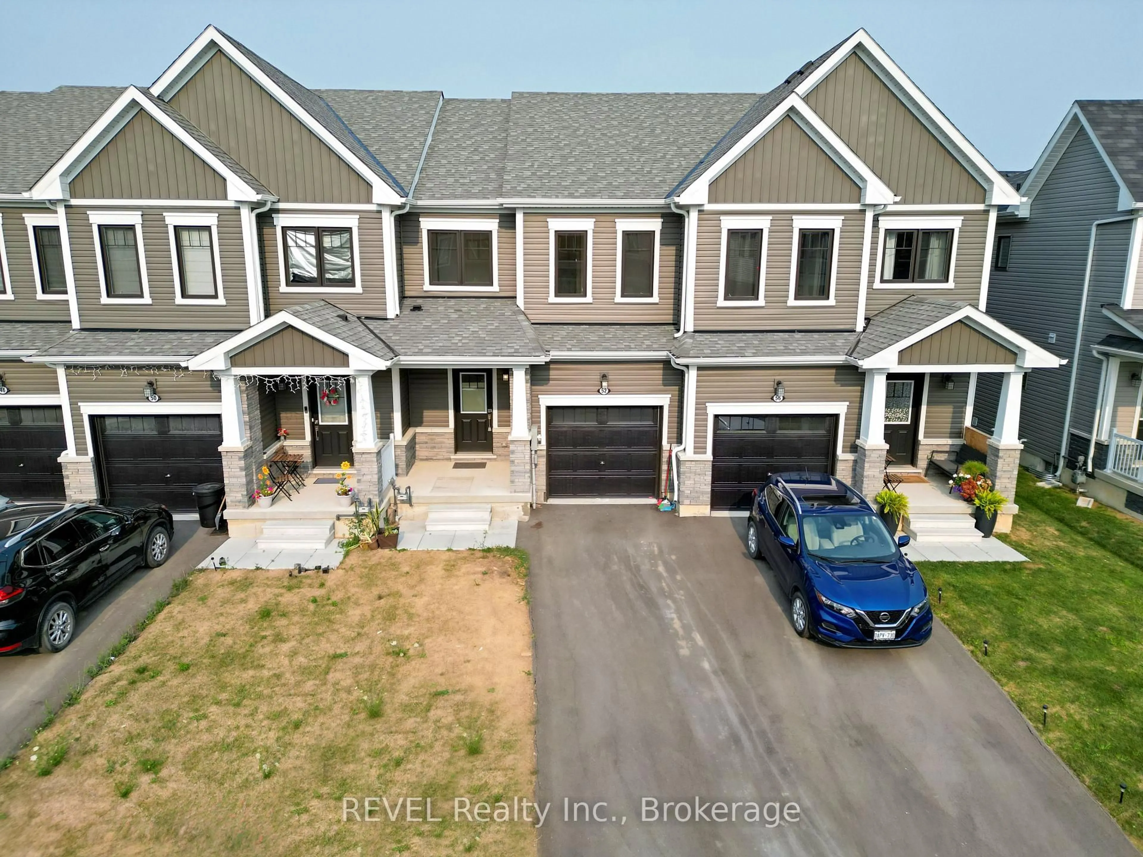 A pic from outside/outdoor area/front of a property/back of a property/a pic from drone, street for 52 EVER SWEET Way, Thorold Ontario L2V 0R6