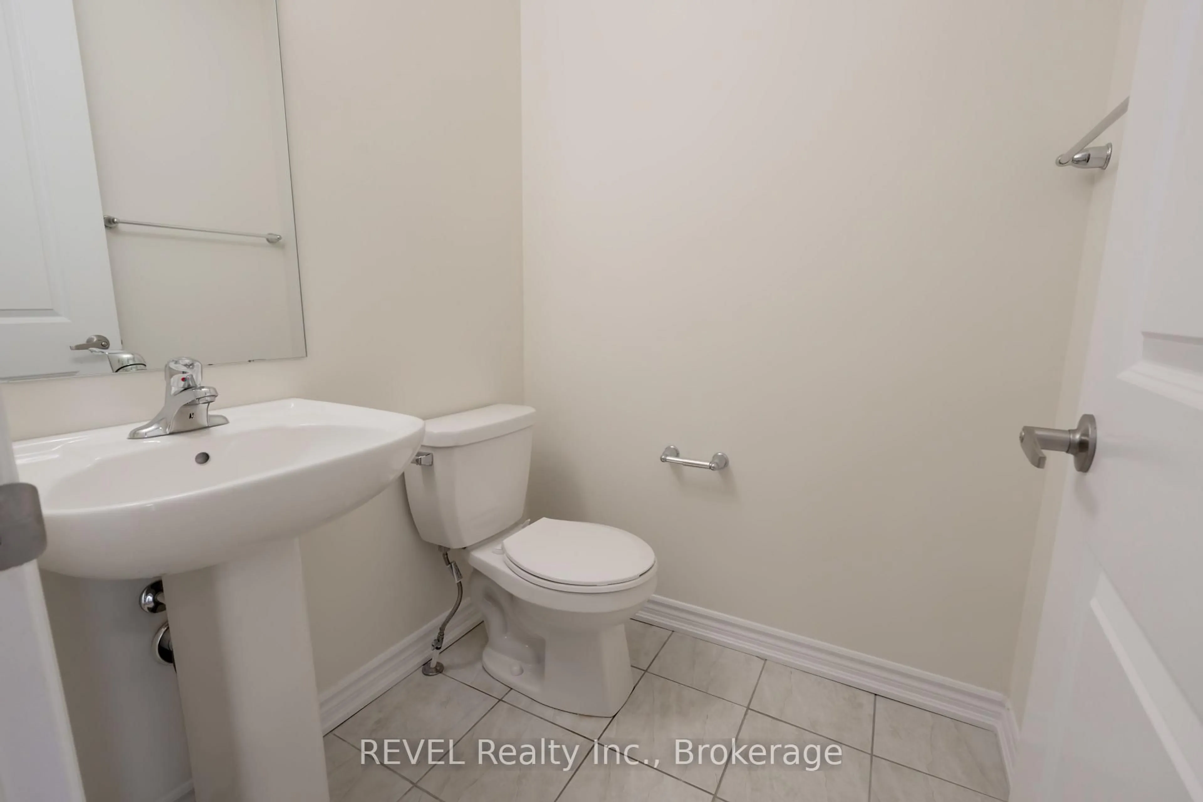 A pic of a room for 52 EVER SWEET Way, Thorold Ontario L2V 0R6