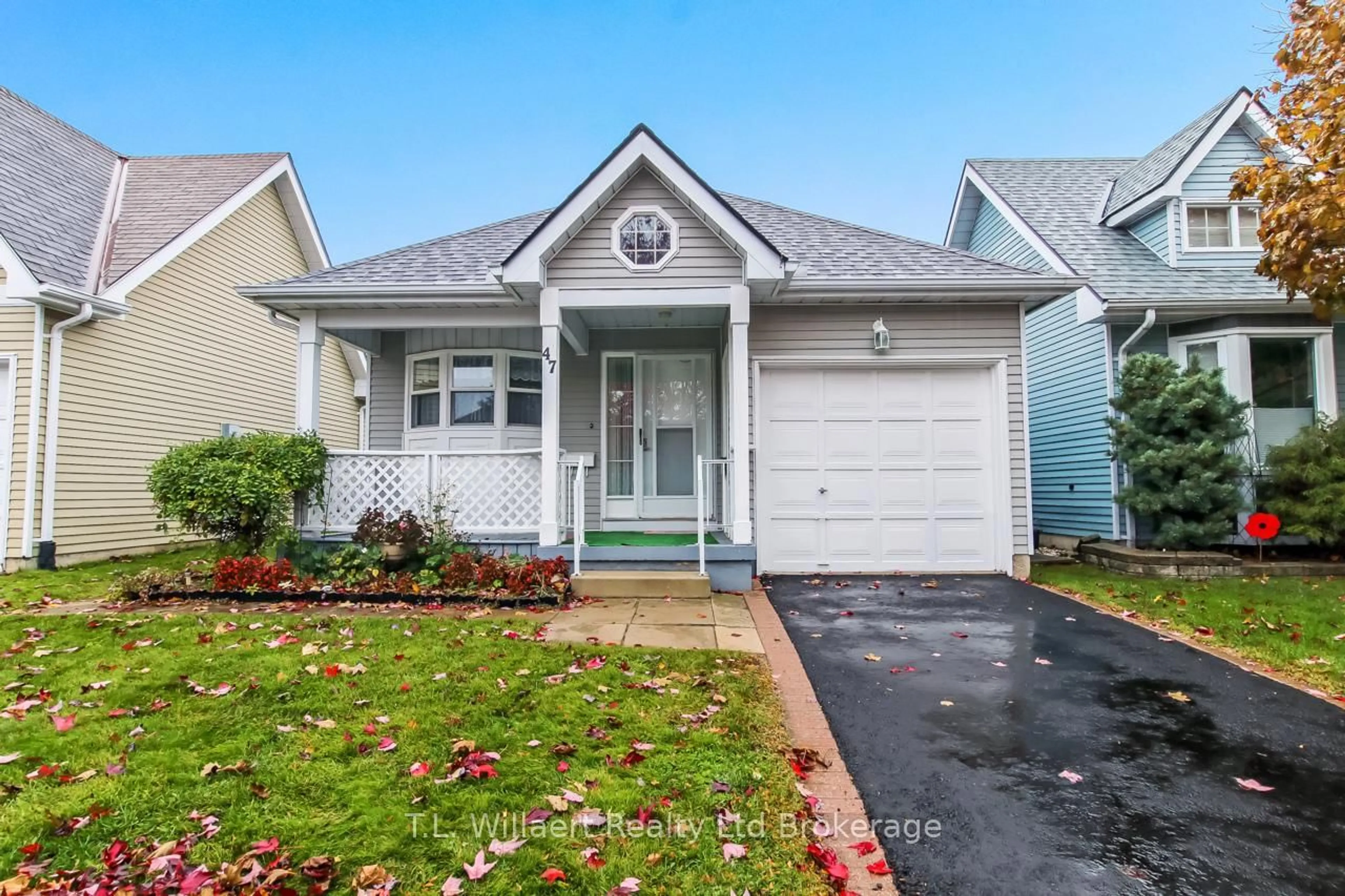 Home with vinyl exterior material, street for 47 Seres Dr, Tillsonburg Ontario N4G 5E9