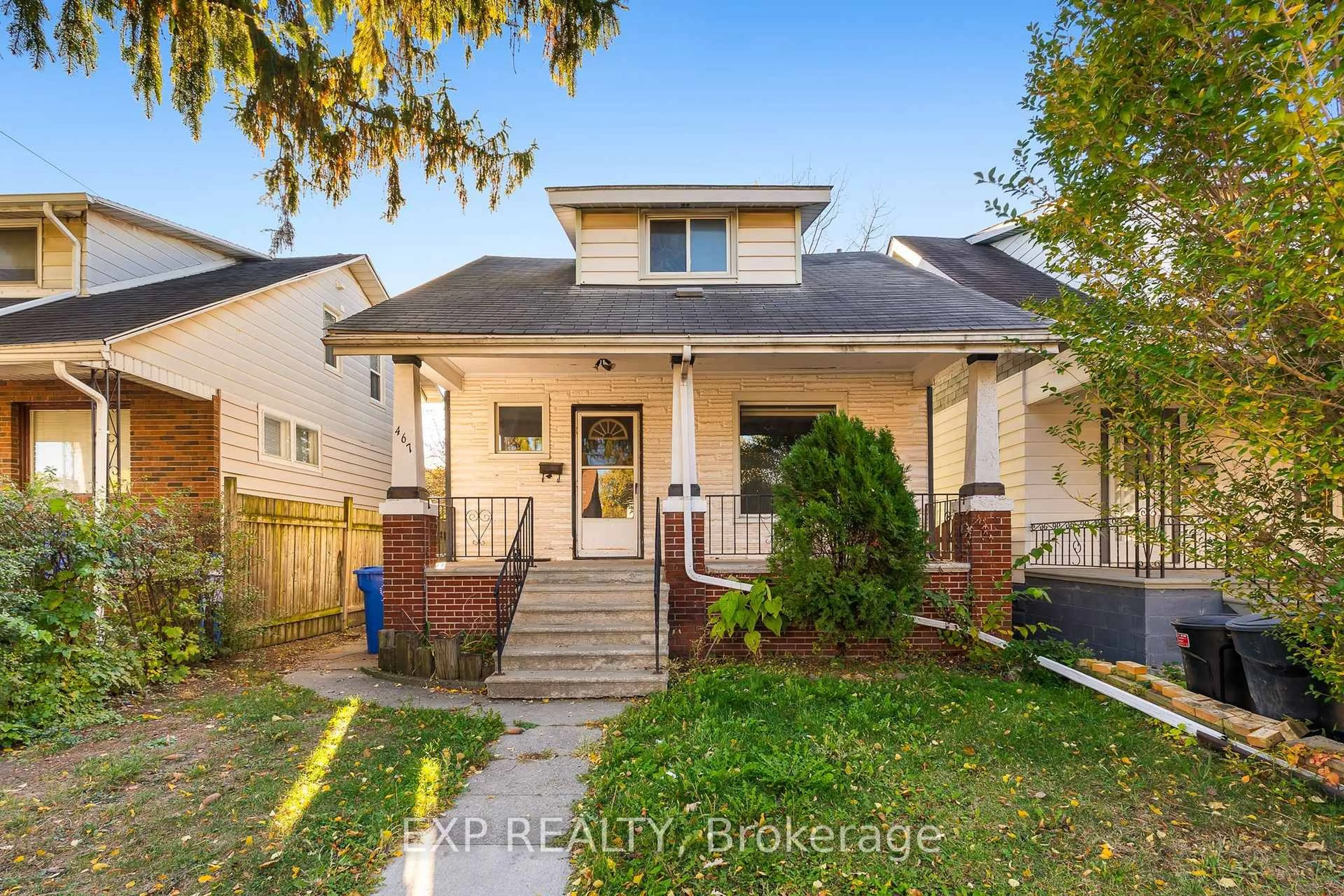 Home with brick exterior material, street for 467 Grove Ave, Windsor Ontario N9A 6G3