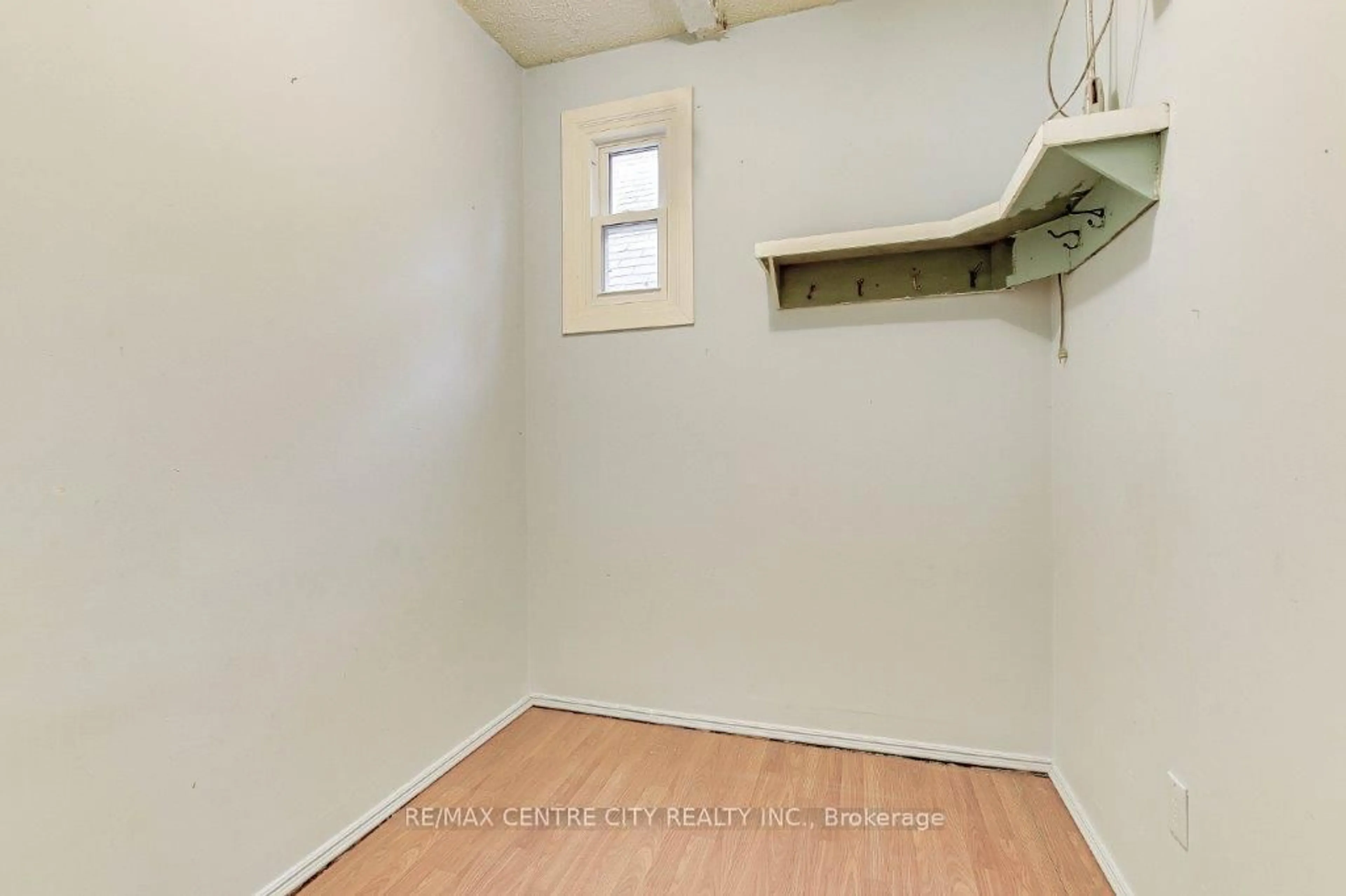 A pic of a room for 781 Dufferin Ave, London East Ontario N5W 3J9