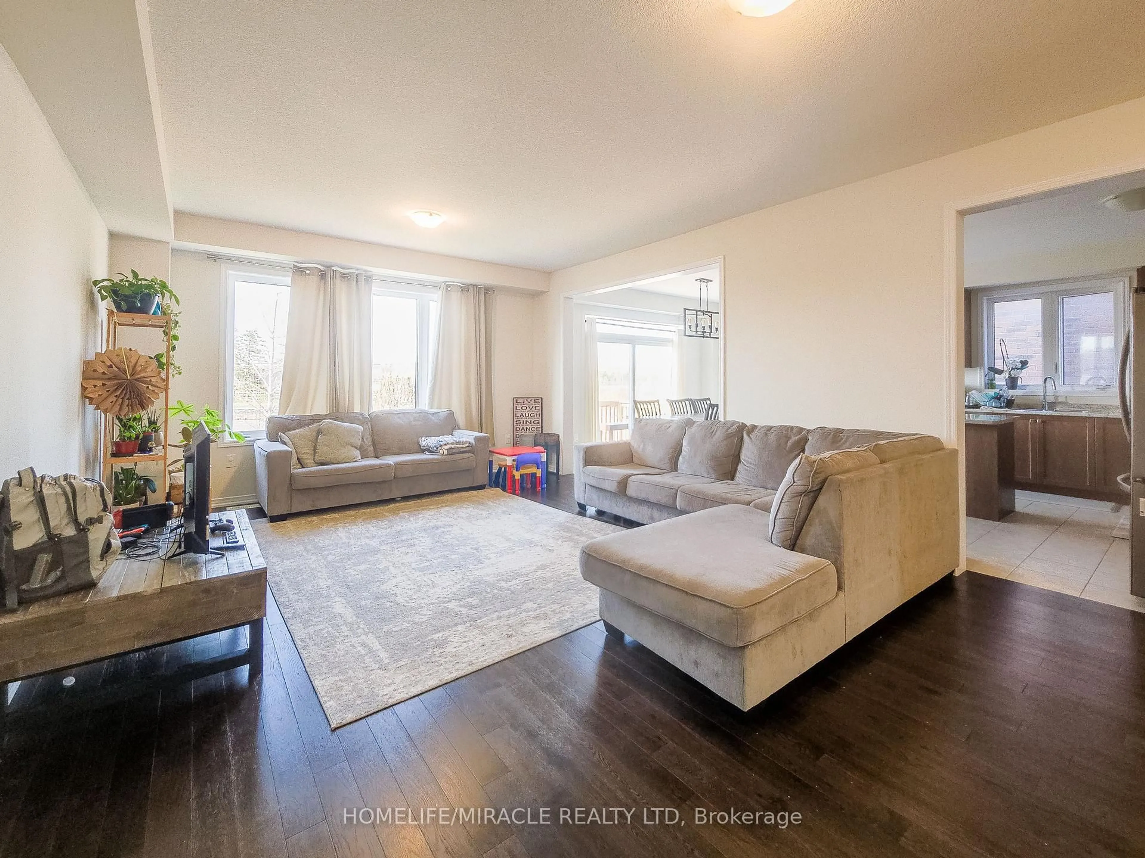 Living room with furniture, unknown for 48 Esther Cres, Thorold Ontario L3B 0G2