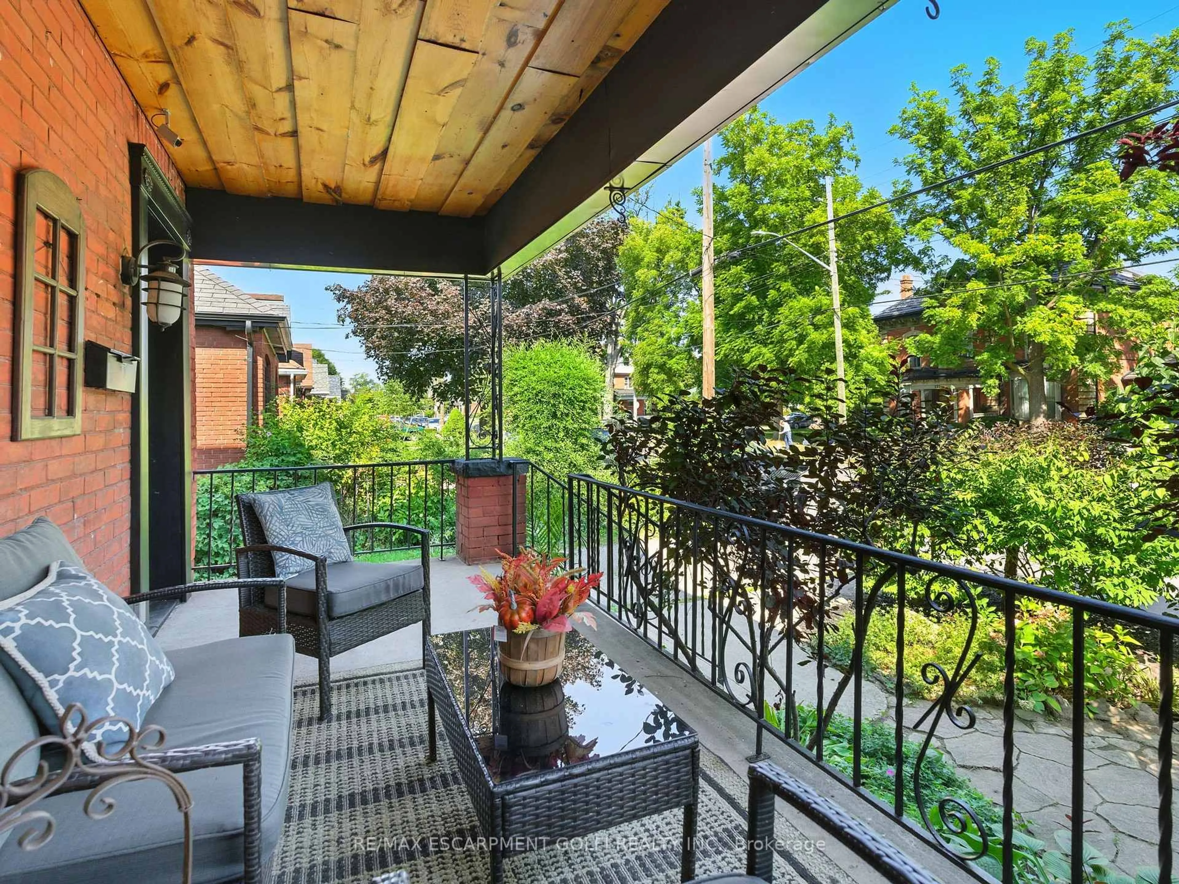 Patio, unknown for 284 Cumberland Ave, Hamilton Ontario L8M 2A1