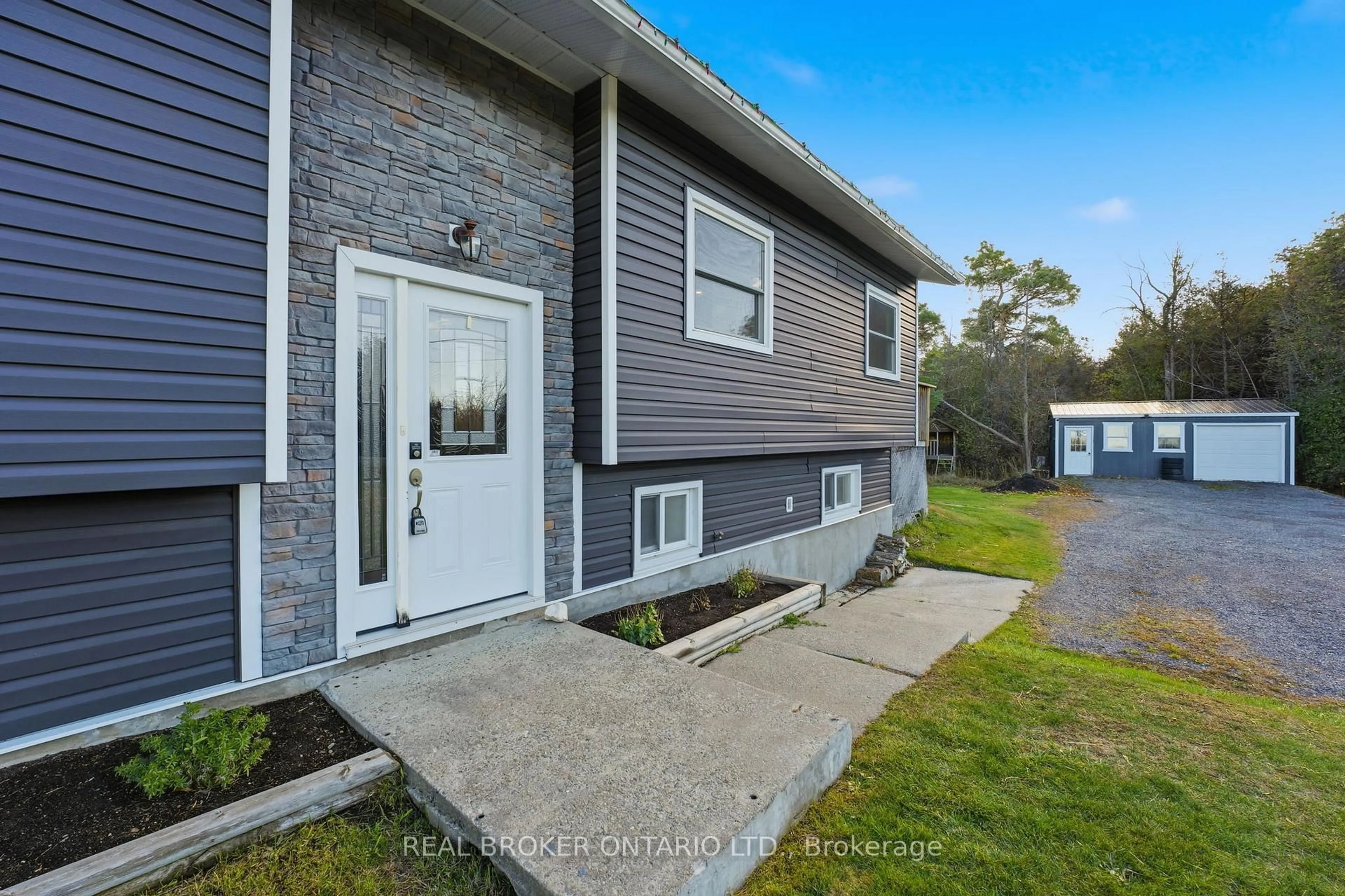 Home with vinyl exterior material, street for 2677 County 16 Rd, Merrickville-Wolford Ontario K0G 1N0