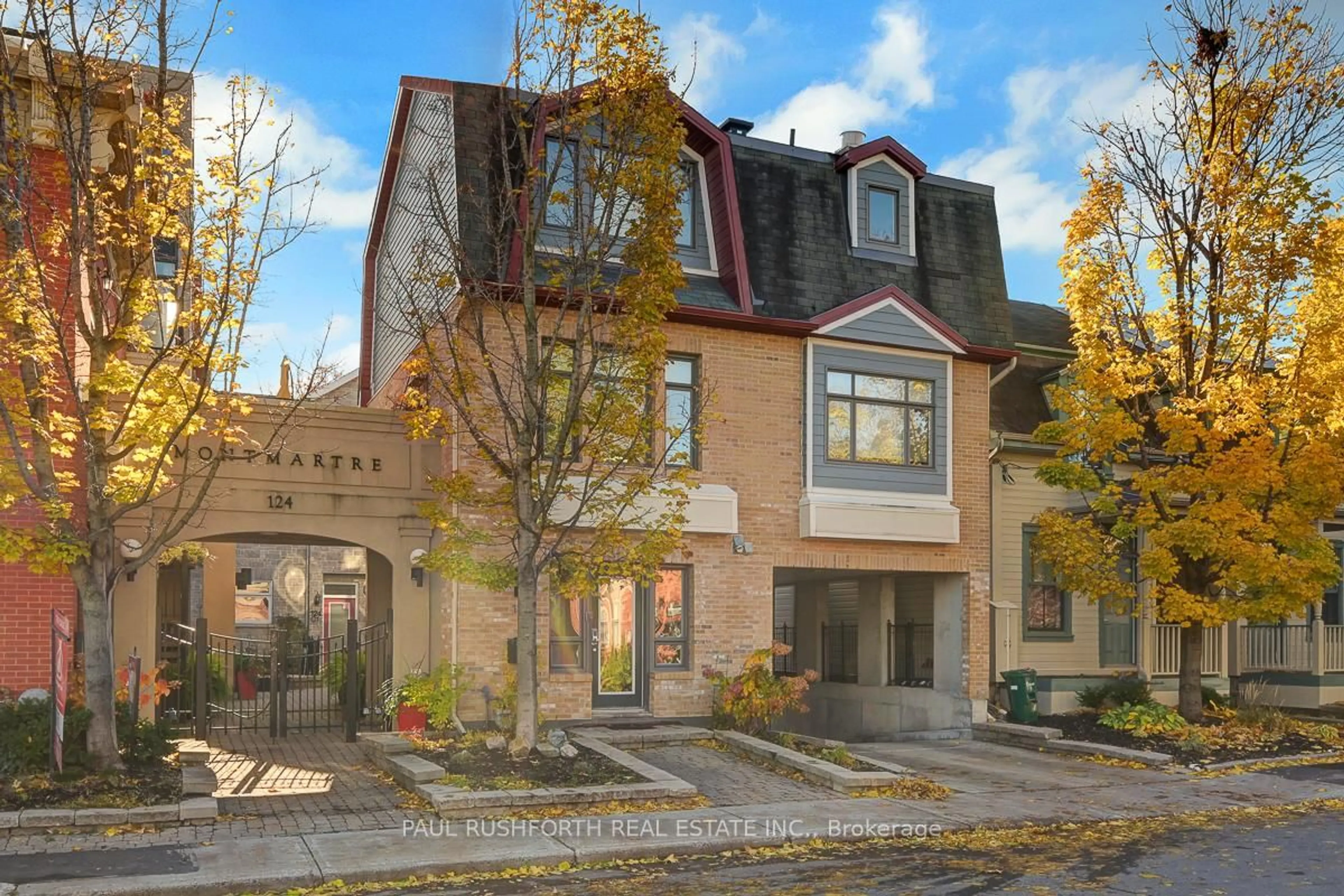 Home with brick exterior material, street for 124 Guigues Ave #B303, Ottawa Ontario K1N 5H7