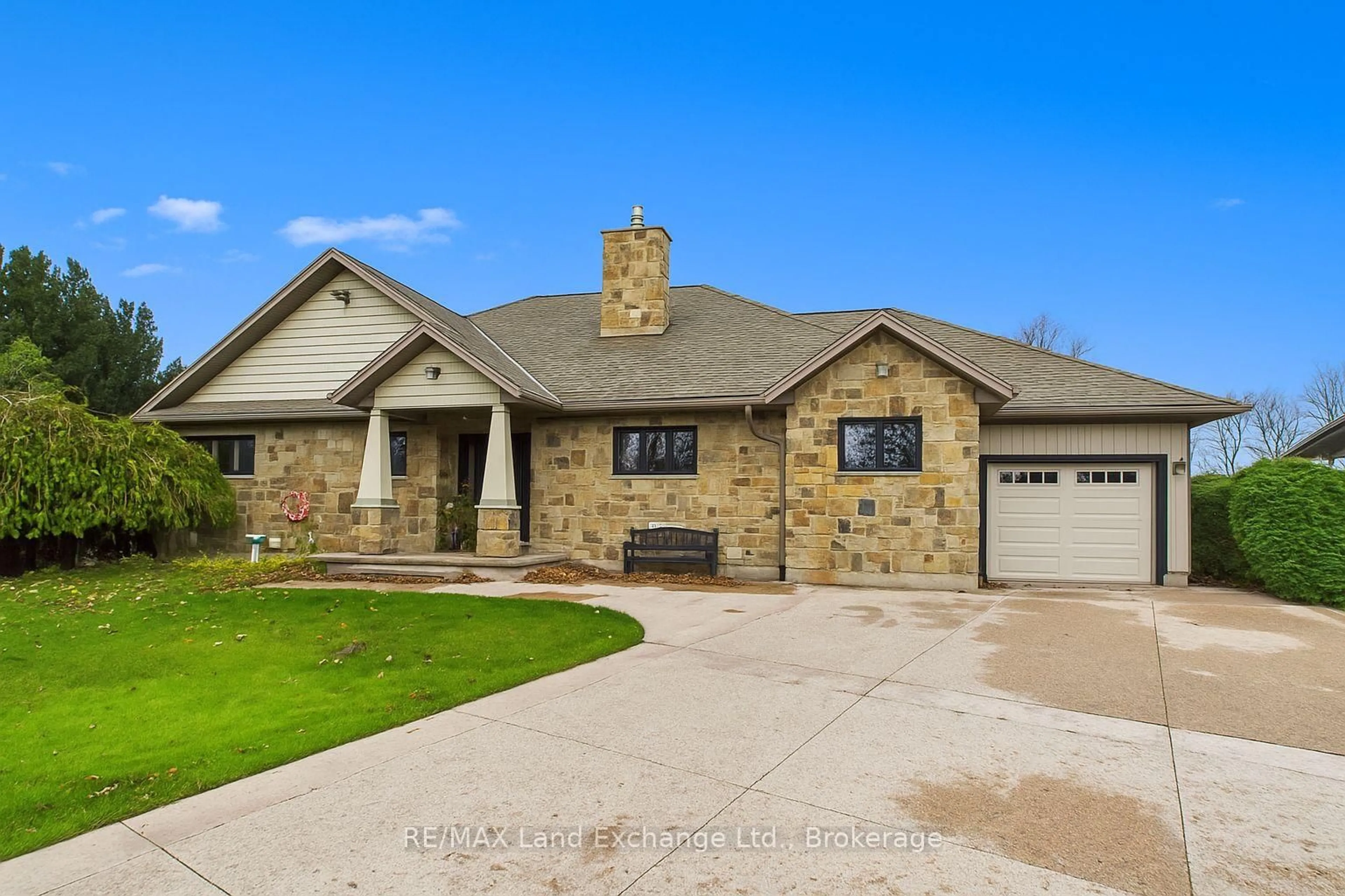 Home with brick exterior material, street for 203 Campbell Cres, Kincardine Ontario N2Z 1B9