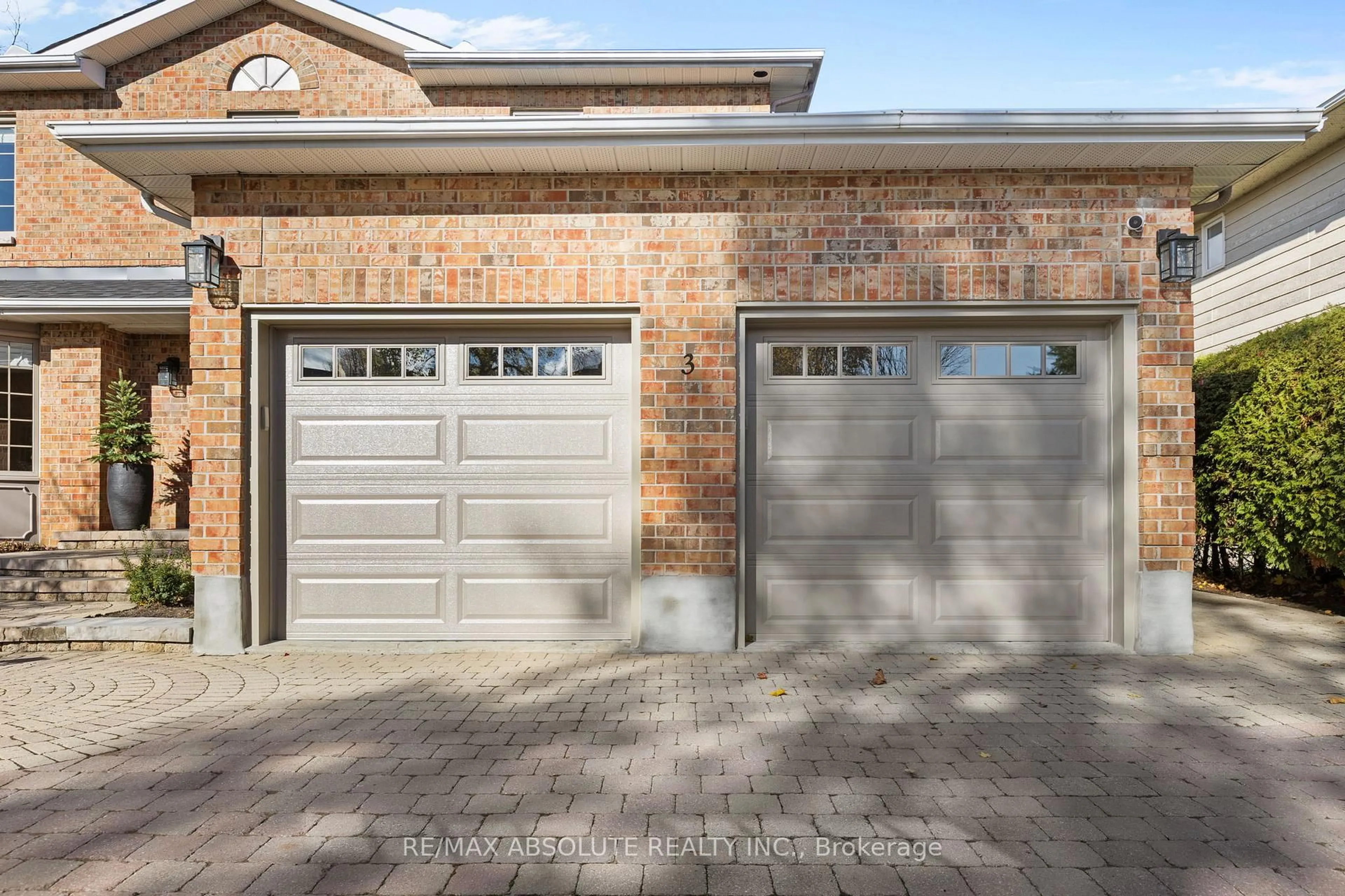 Unknown for 3 Buttonwood Tr, Ottawa Ontario K2S 1C9