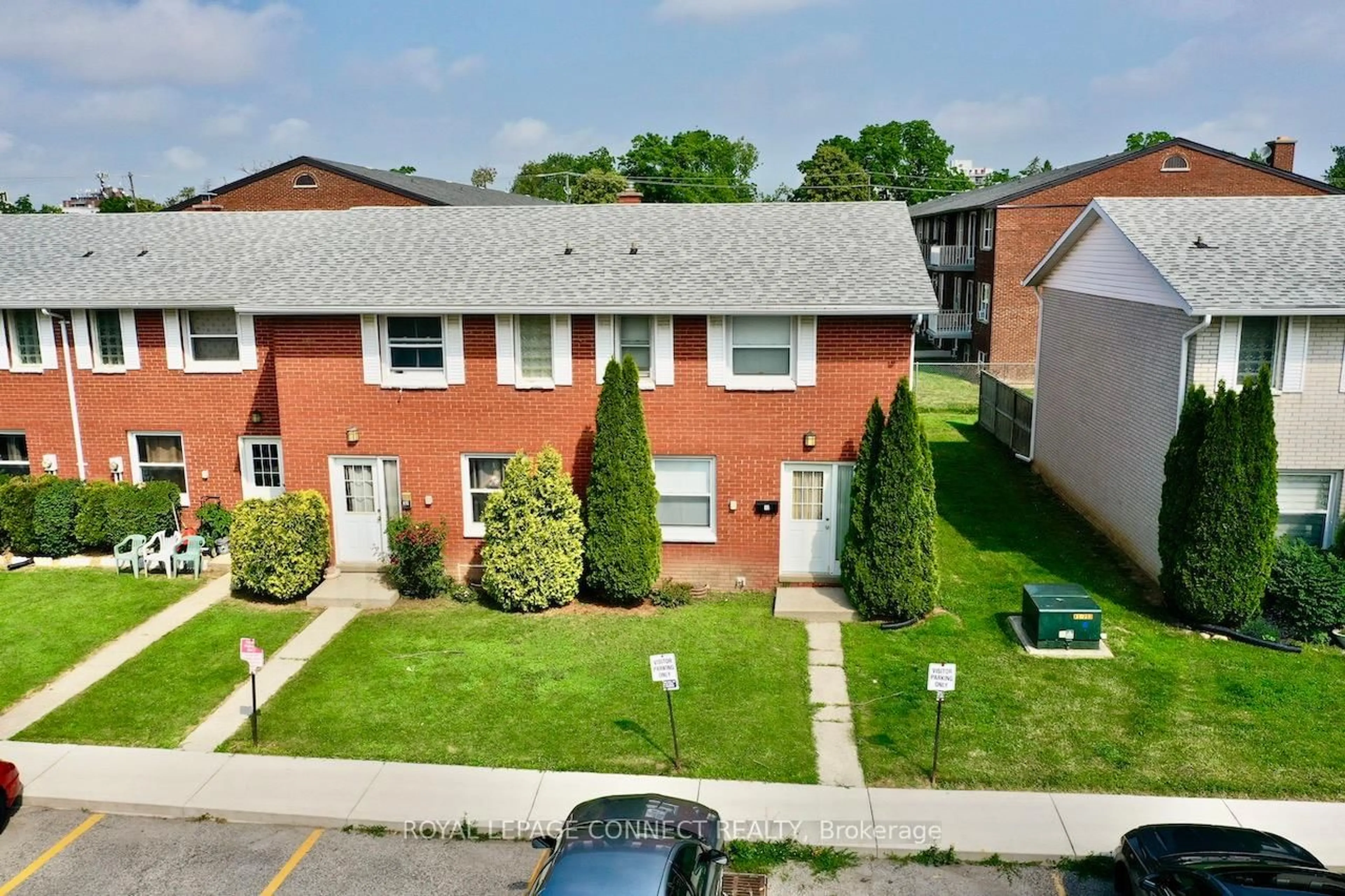 A pic from outside/outdoor area/front of a property/back of a property/a pic from drone, street for 35 Orchard Pl, Chatham-Kent Ontario N7M 1A6