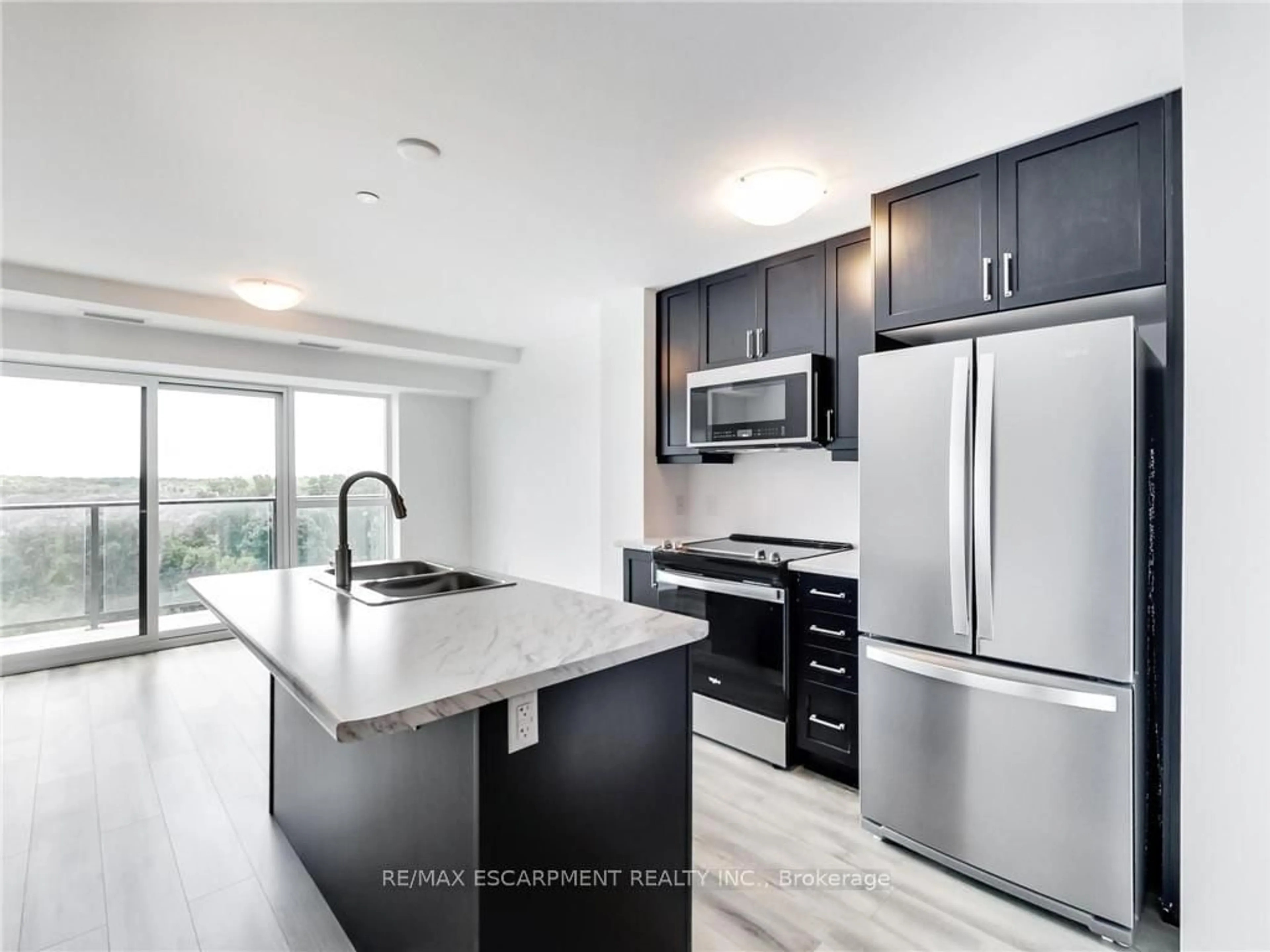 Open concept kitchen, unknown for 470 Dundas St #811, Hamilton Ontario L8B 2A6