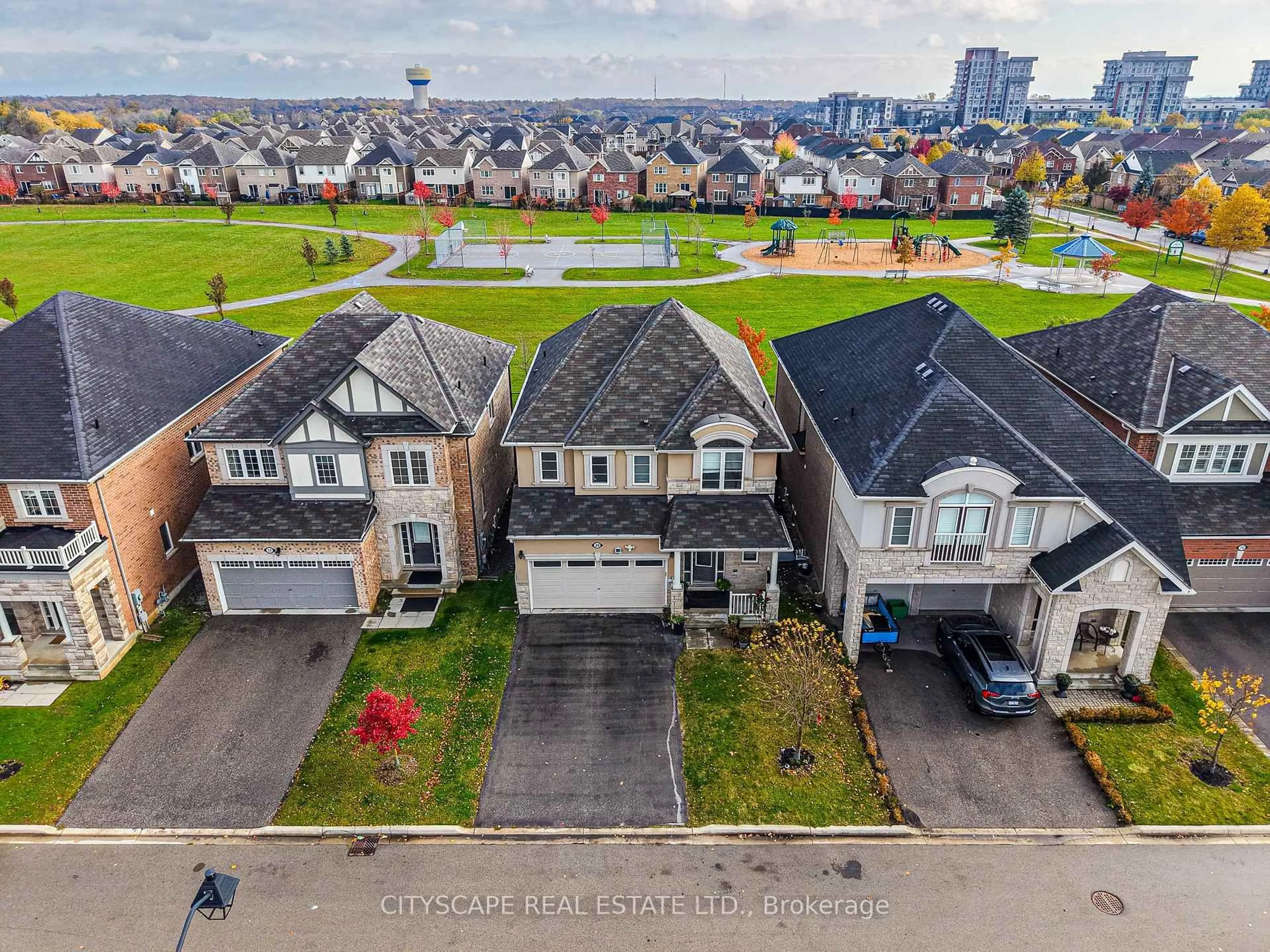 A pic from outside/outdoor area/front of a property/back of a property/a pic from drone, street for 28 Celano Dr, Hamilton Ontario L8B 1V3