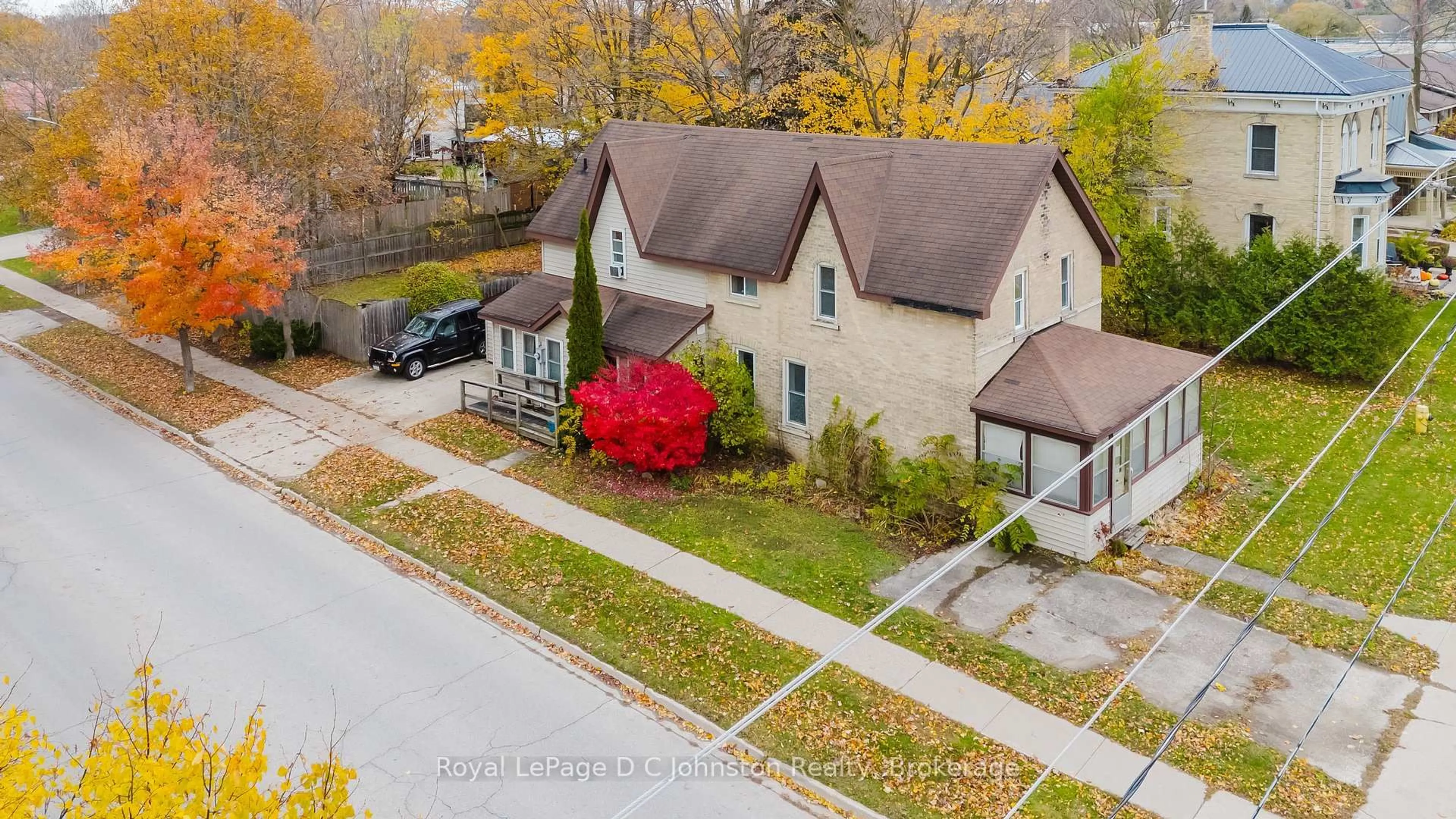 A pic from outside/outdoor area/front of a property/back of a property/a pic from drone, street for 643 Elgin St, Saugeen Shores Ontario N0H 2C0