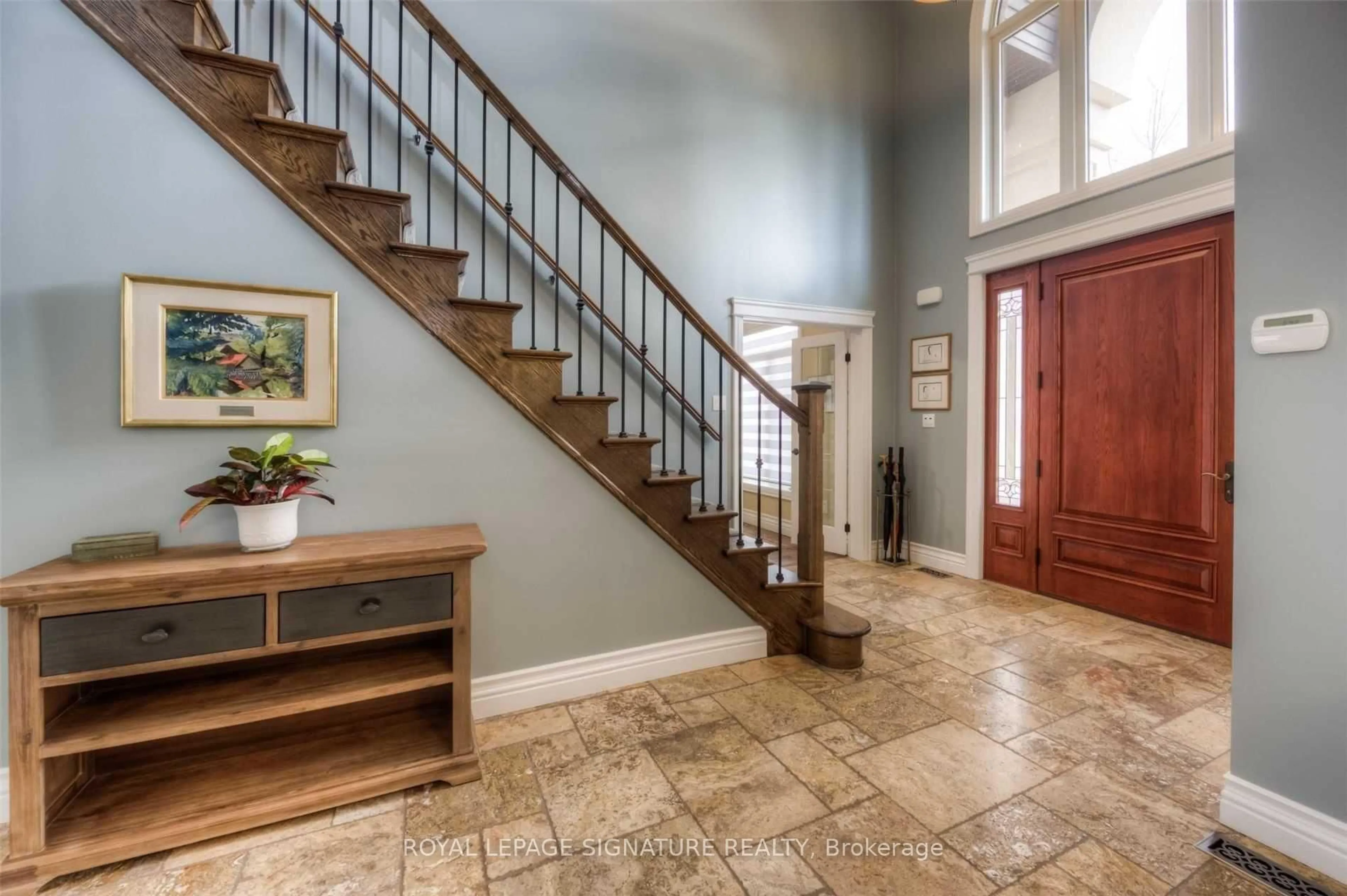 Indoor entryway for 465 Golf Course Rd, Woolwich Ontario N0B 1N0