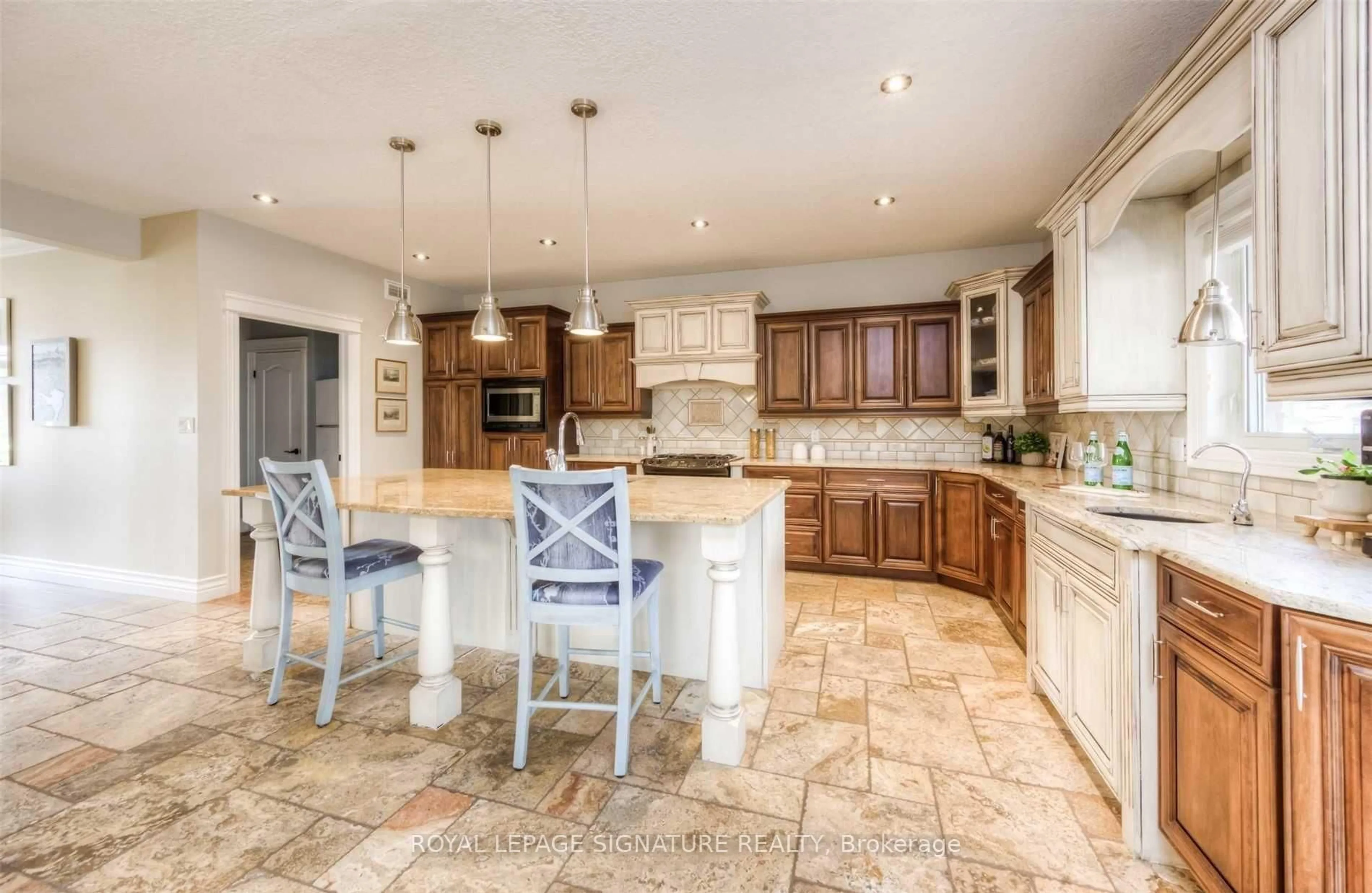Open concept kitchen, ceramic/tile floor for 465 Golf Course Rd, Woolwich Ontario N0B 1N0