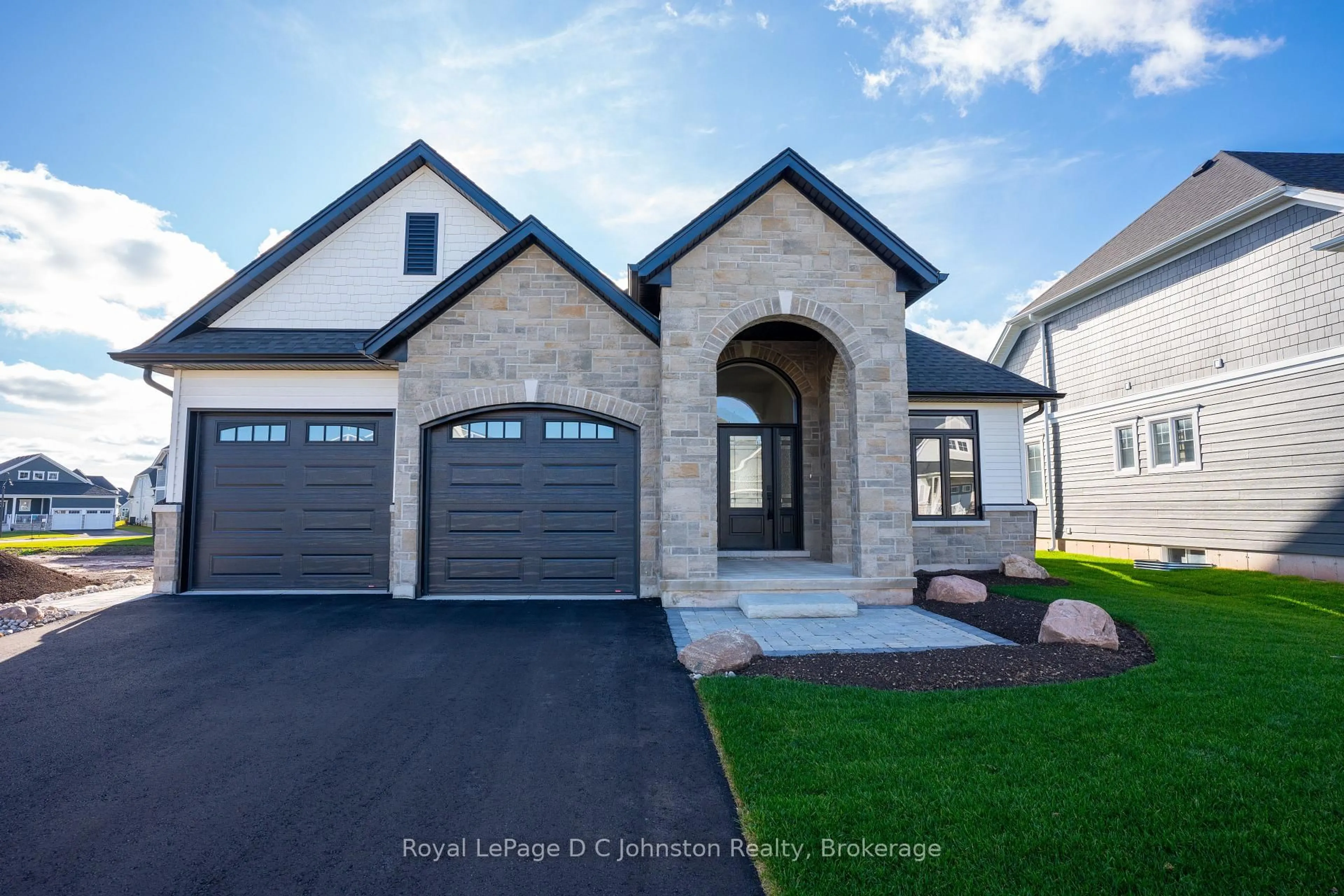 Unknown for 546 ALGONQUIN Tr, Georgian Bluffs Ontario N0H 1S0