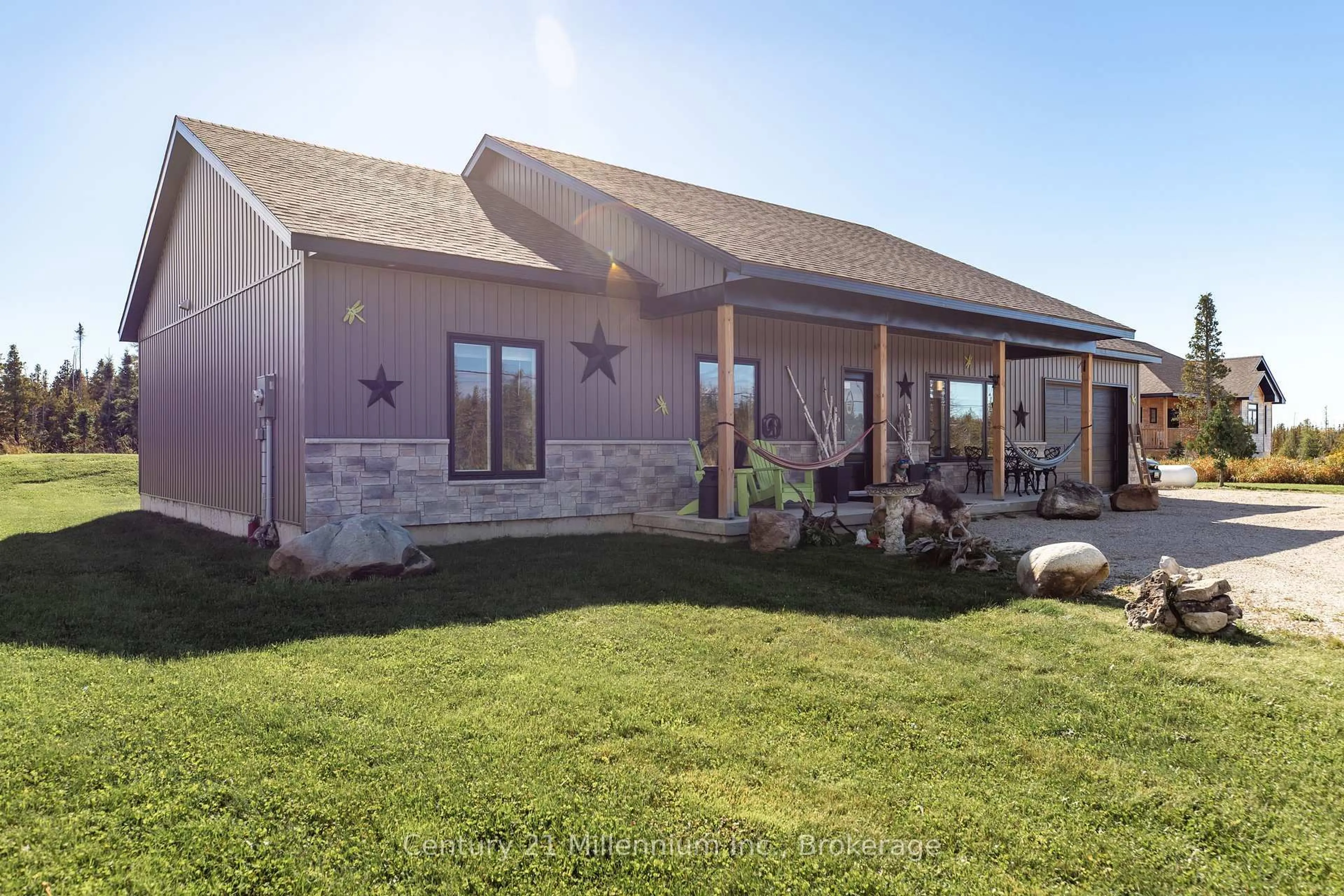 Home with vinyl exterior material, unknown for 621 Lindsay 30 Rd, Northern Bruce Peninsula Ontario N0H 1Z0