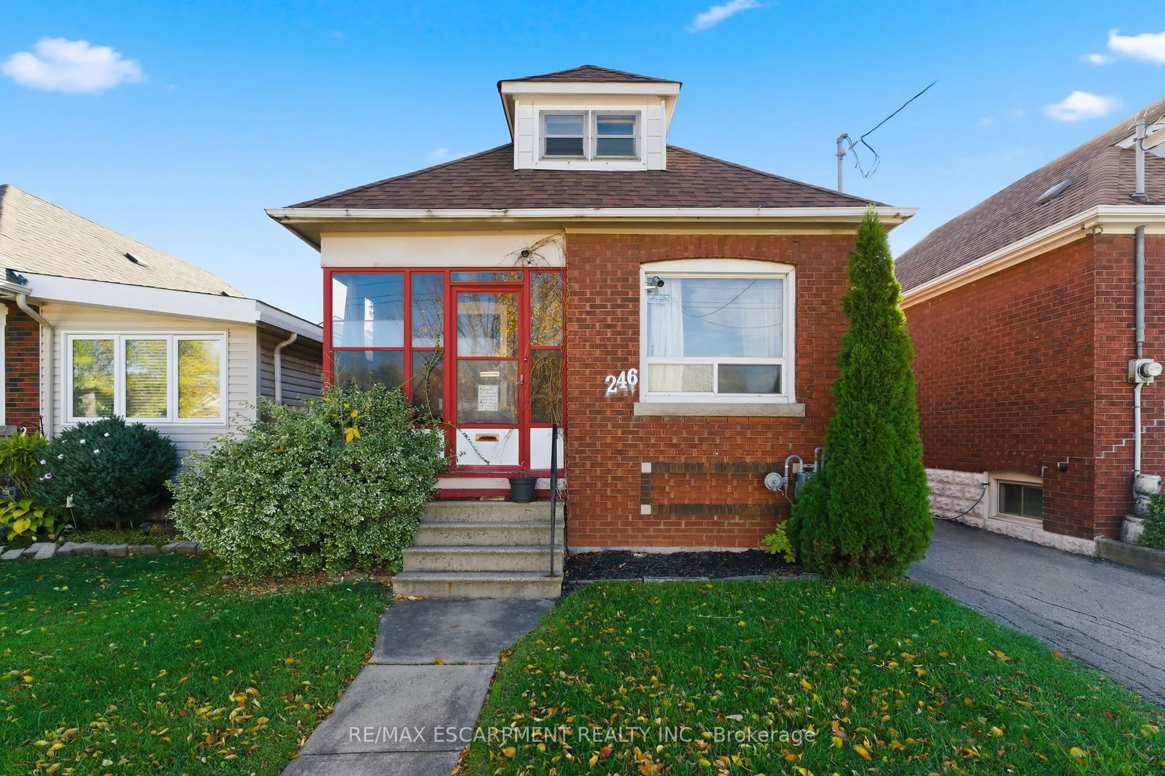 Home with brick exterior material, street for 246 Cope St, Hamilton Ontario L8H 5B5