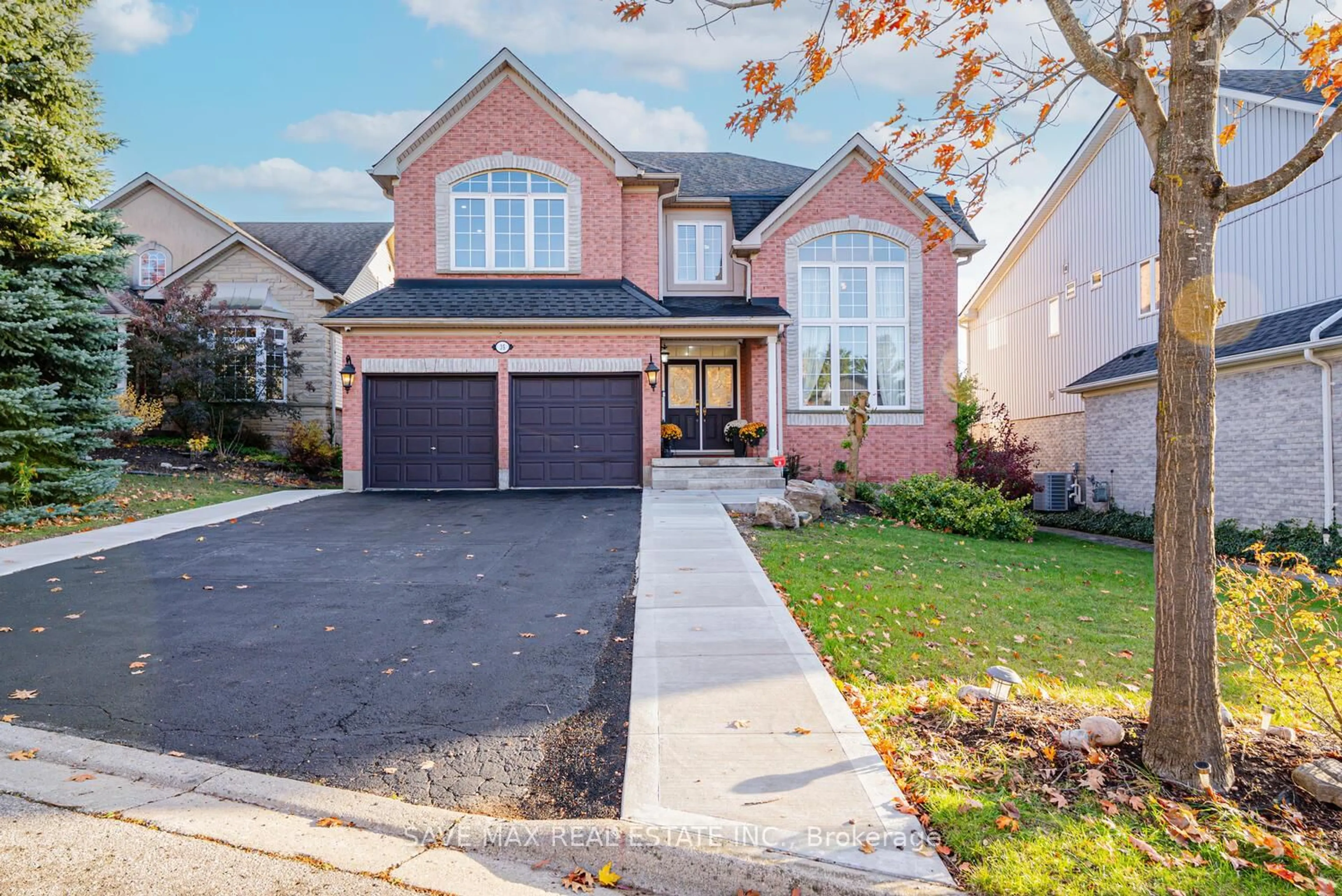 Home with brick exterior material, street for 35 Woodcrest Crt, Kitchener Ontario N2P 2K2