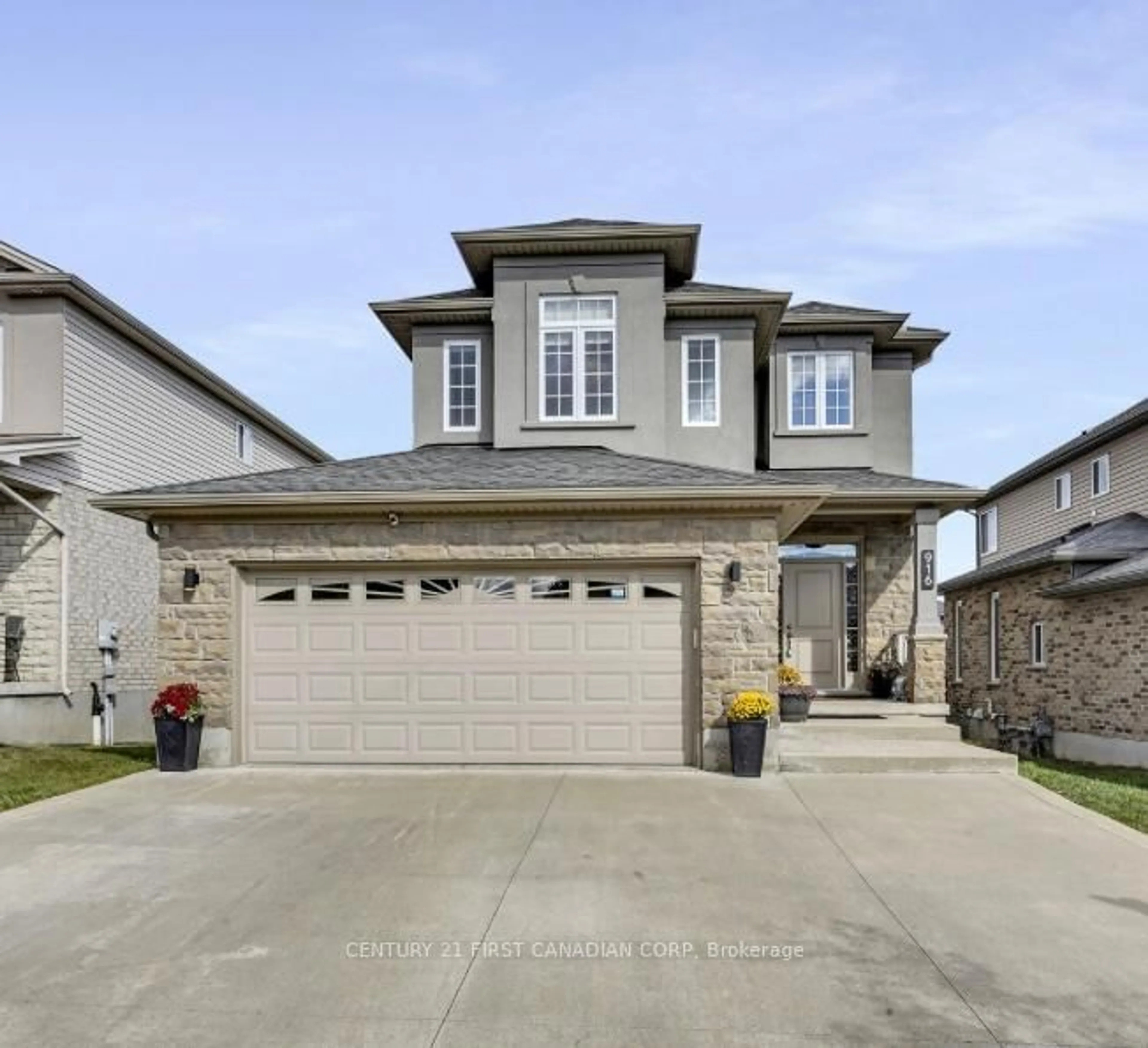 Unknown for 916 Roulston St, London North Ontario N6H 0E6