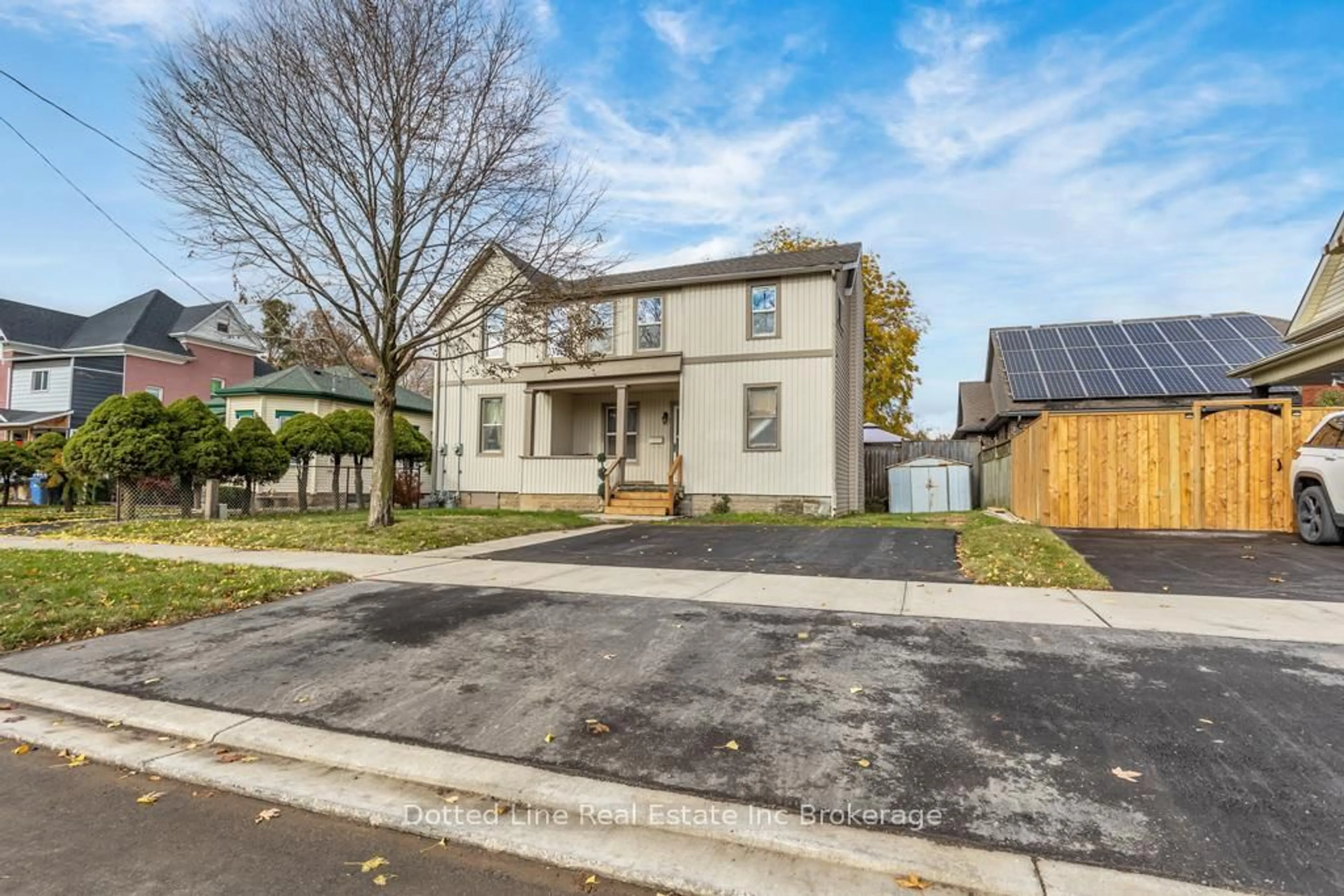 A pic from outside/outdoor area/front of a property/back of a property/a pic from drone, street for 64 Forest Ave, St. Thomas Ontario N5R 2J3