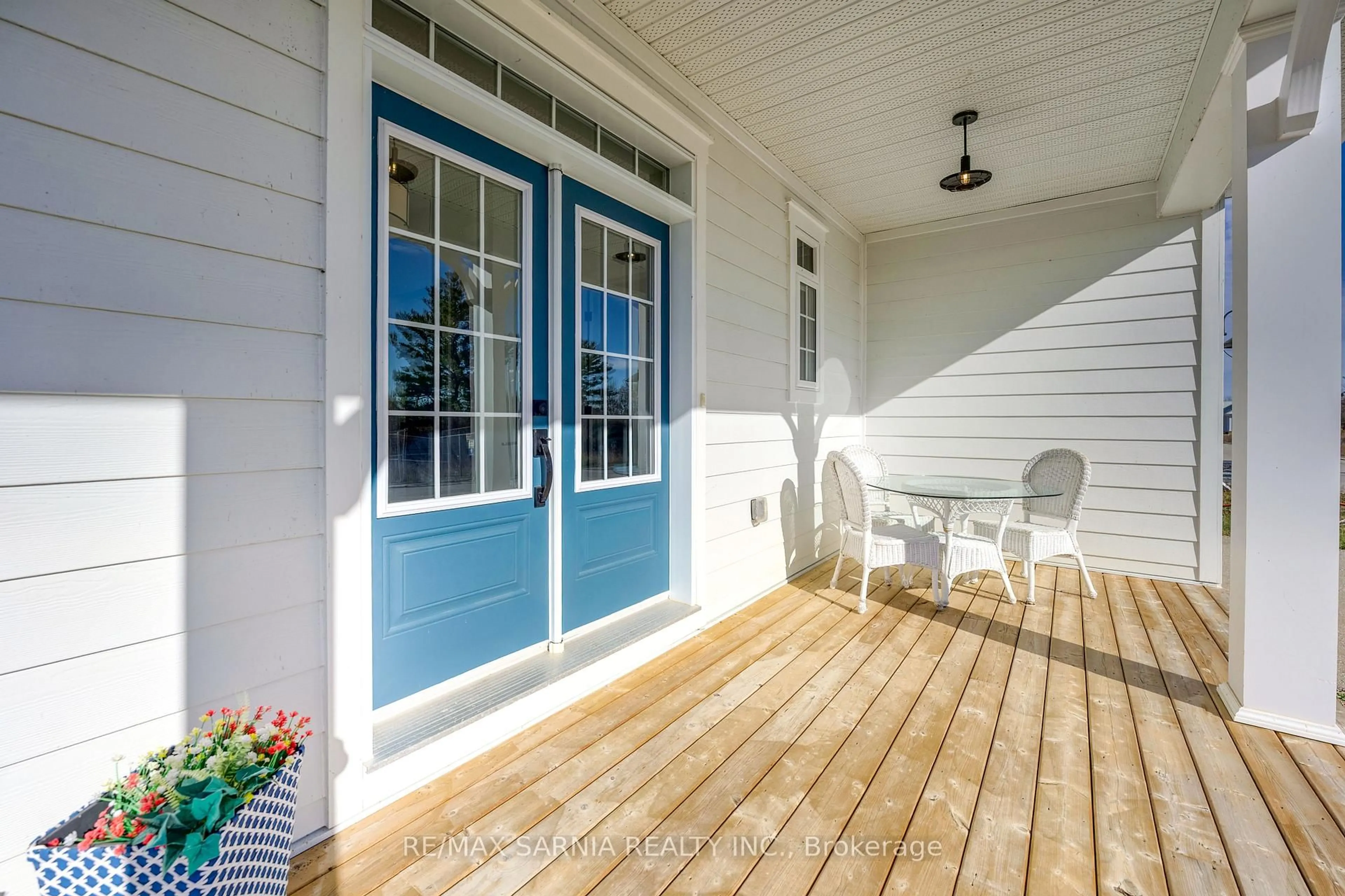 Indoor entryway for 4140 Boardwalk Ave, Plympton-Wyoming Ontario N0N 1J0