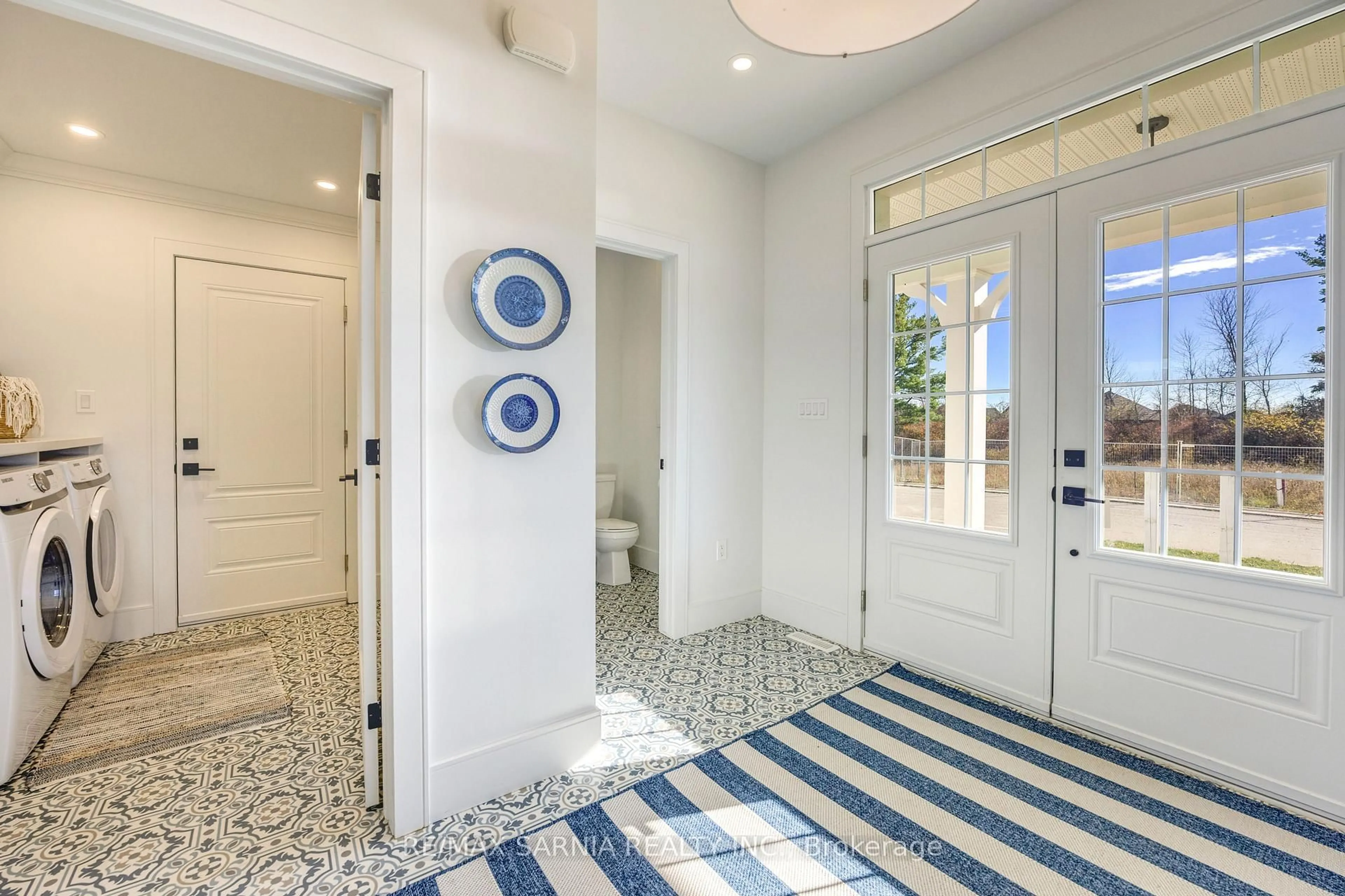 Indoor entryway for 4140 Boardwalk Ave, Plympton-Wyoming Ontario N0N 1J0