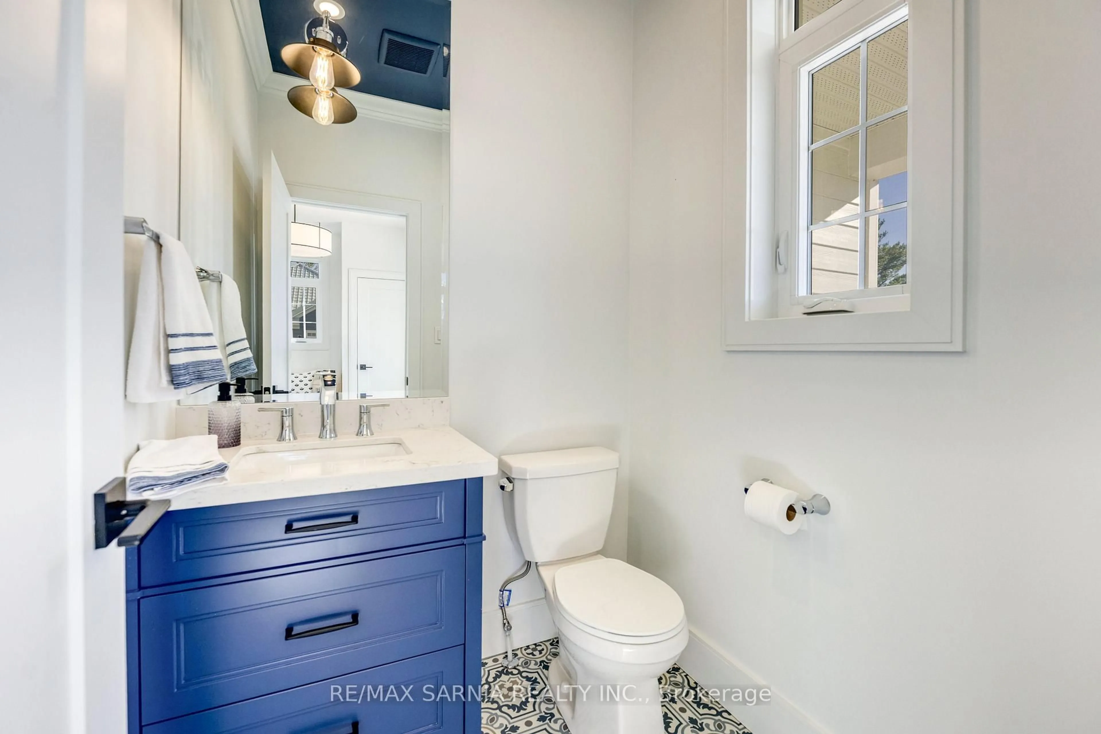Contemporary bathroom, ceramic/tile floor for 4140 Boardwalk Ave, Plympton-Wyoming Ontario N0N 1J0
