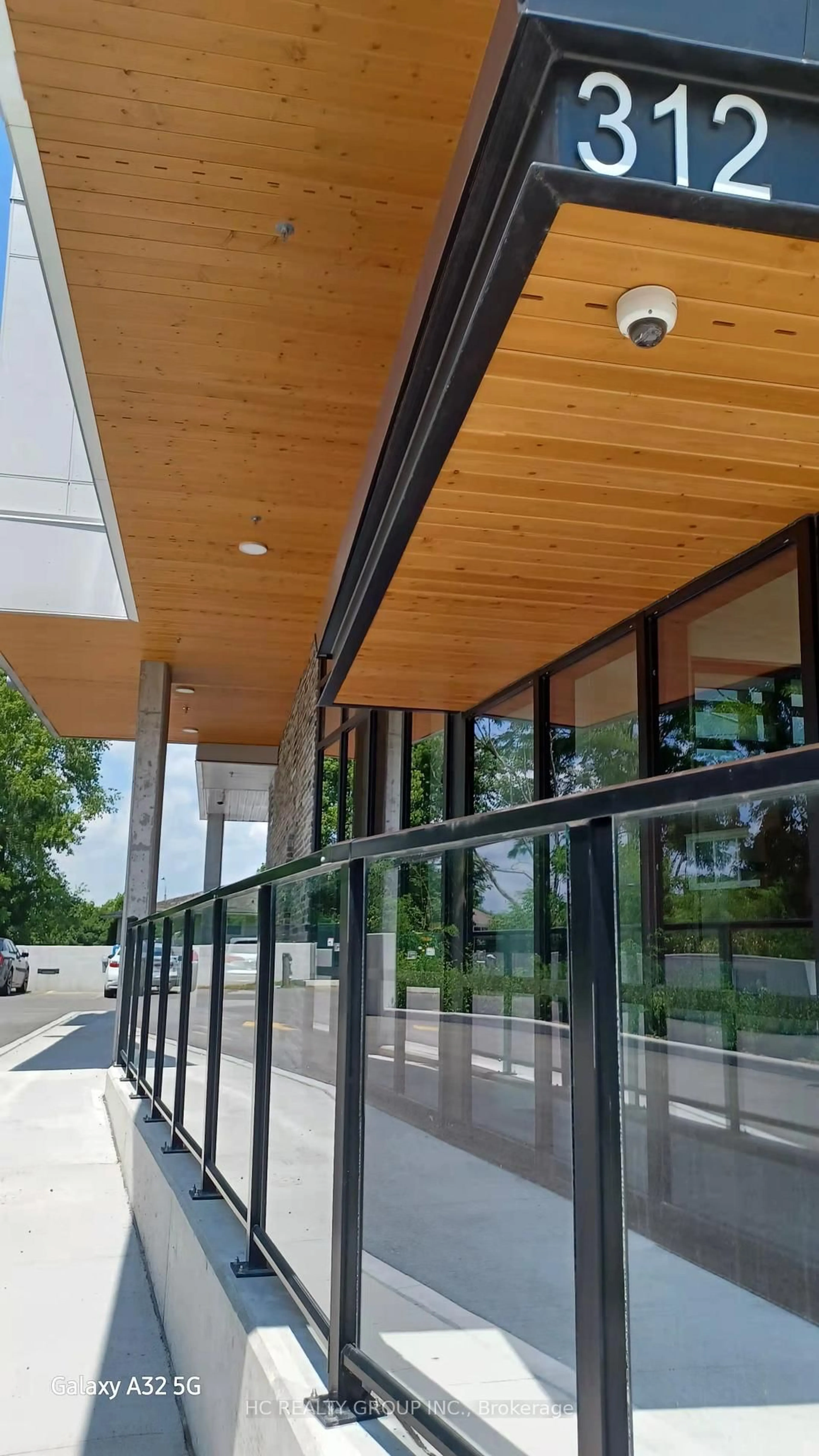 Indoor foyer for 312 ERB St #516, Waterloo Ontario N2L 1W3