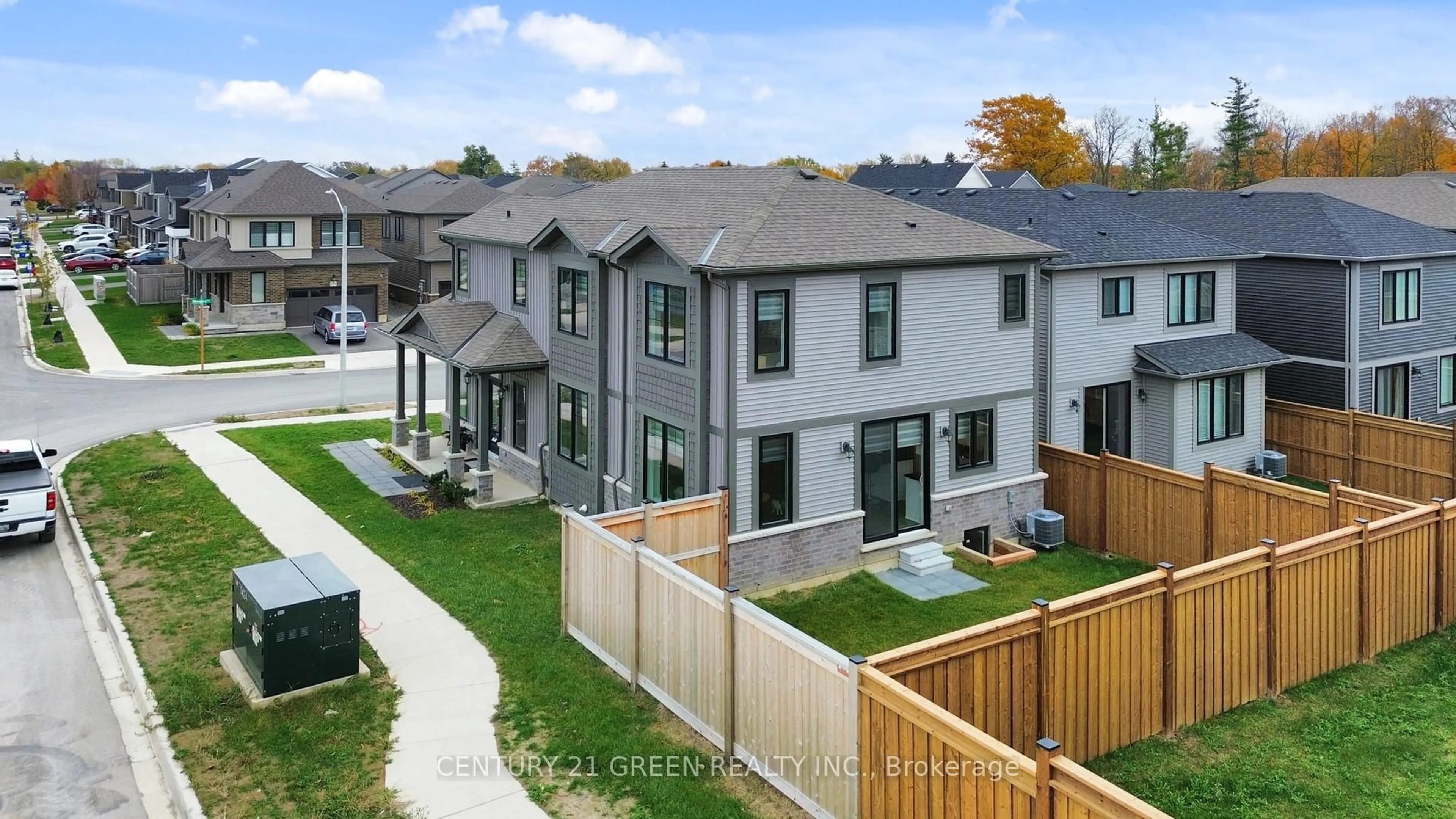 A pic from outside/outdoor area/front of a property/back of a property/a pic from drone, street for 175 Blackbird Way, Hamilton Ontario L0R 1W0