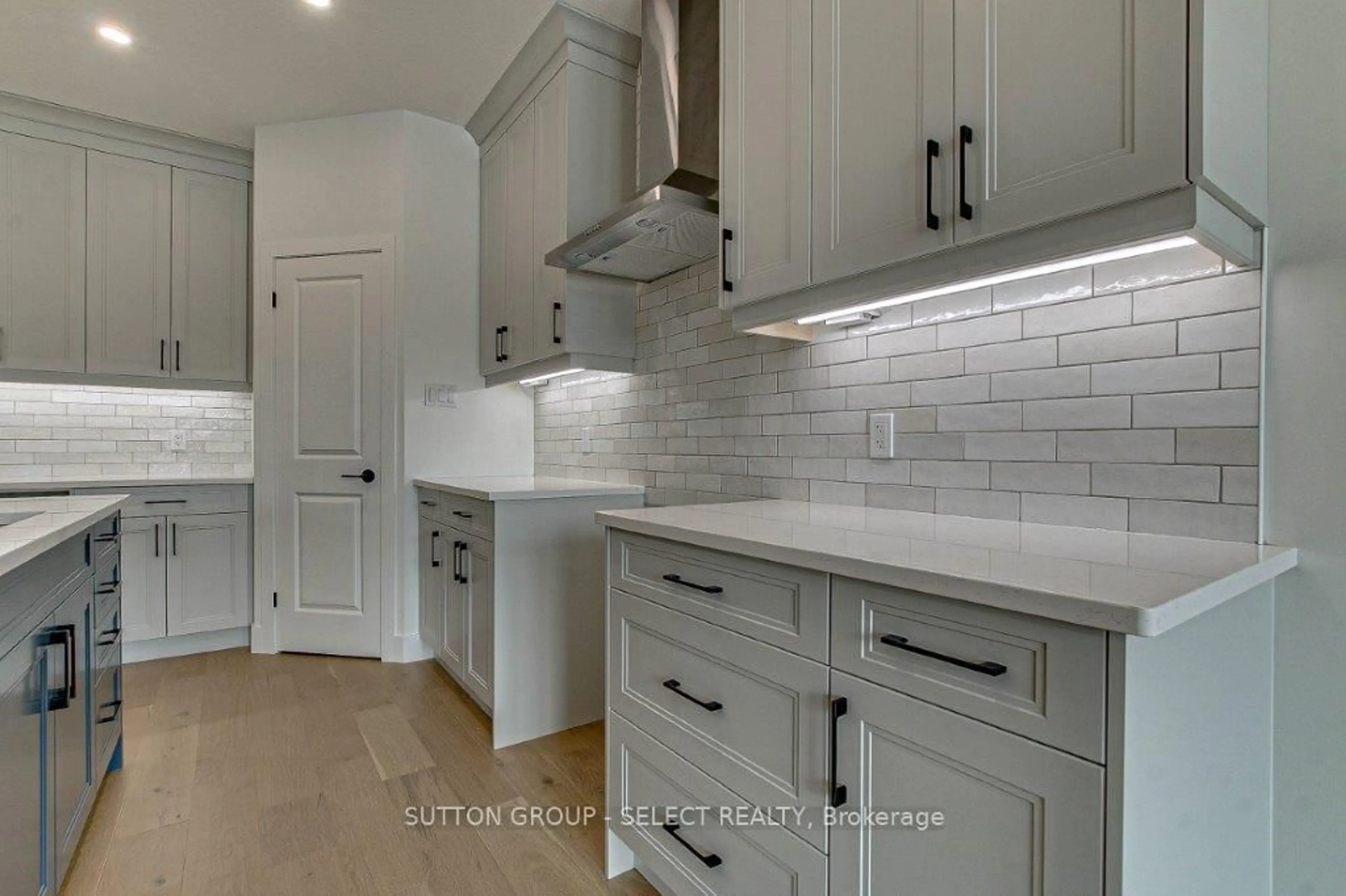 Open concept kitchen, ceramic/tile floor for 148 FOXBOROUGH Pl, Thames Centre Ontario N0M 2P0