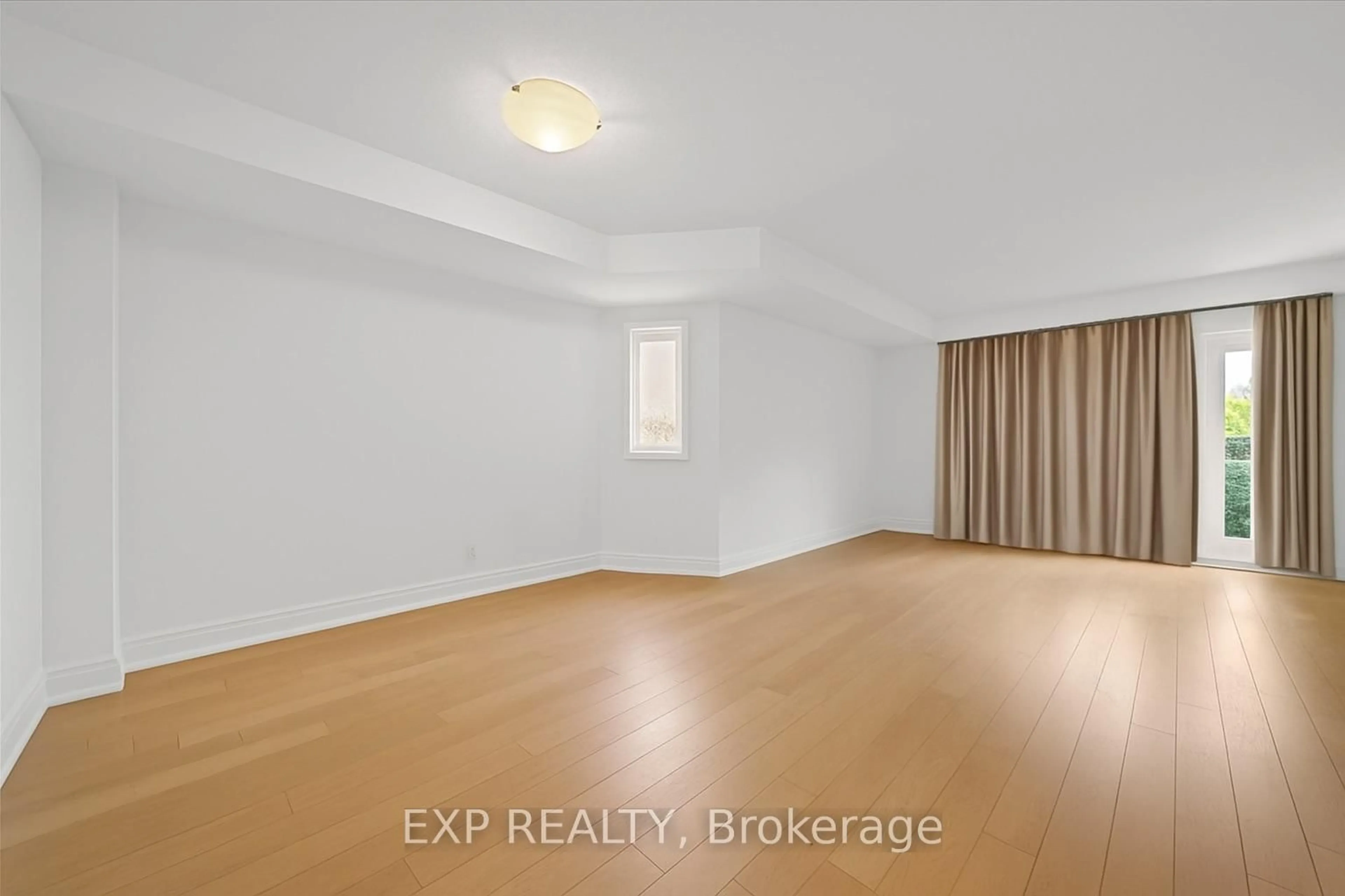 A pic of a room for 69 Steele Park Private, Ottawa Ontario K1J 0J2