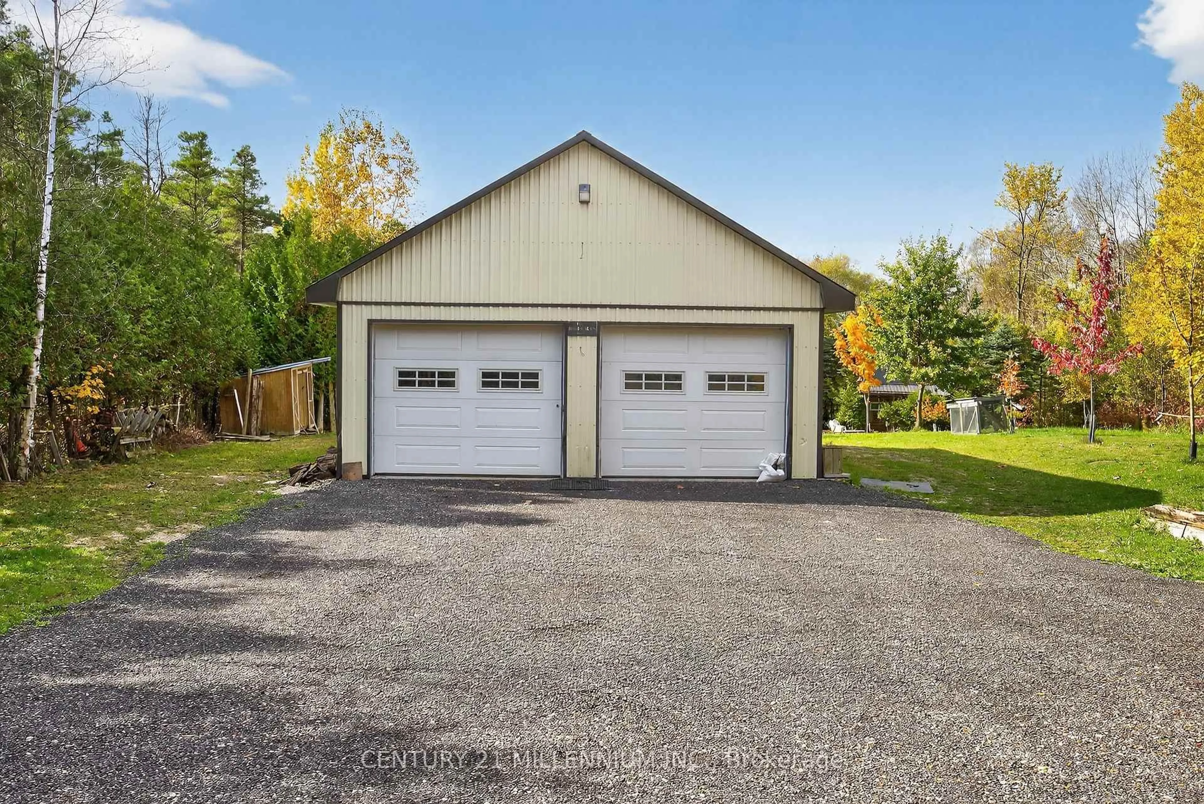 Indoor garage for 8976 Wellington Road 16, Wellington North Ontario N0G 2E0