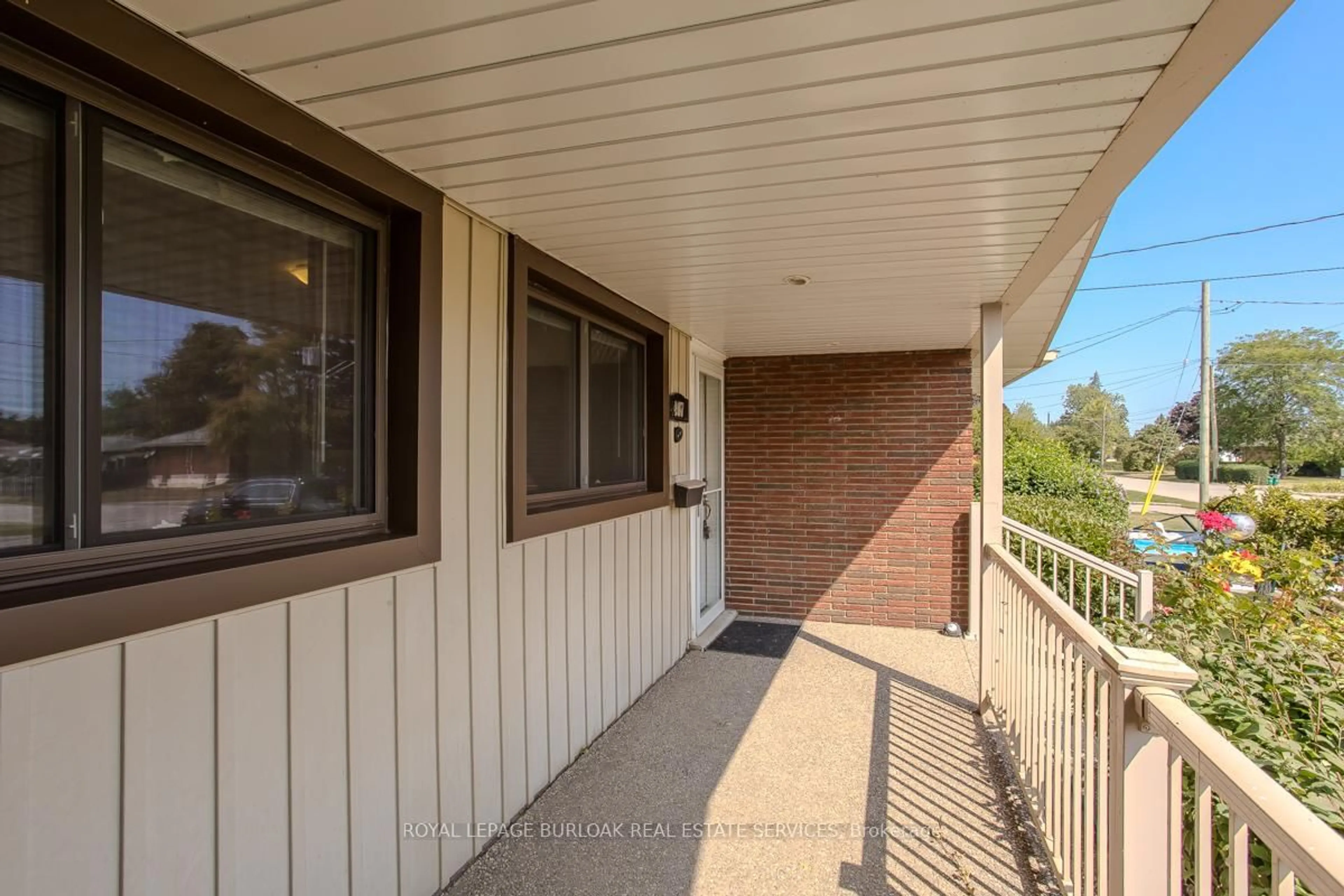 Patio, unknown for 407 Murray St, Grimsby Ontario L3M 3P5