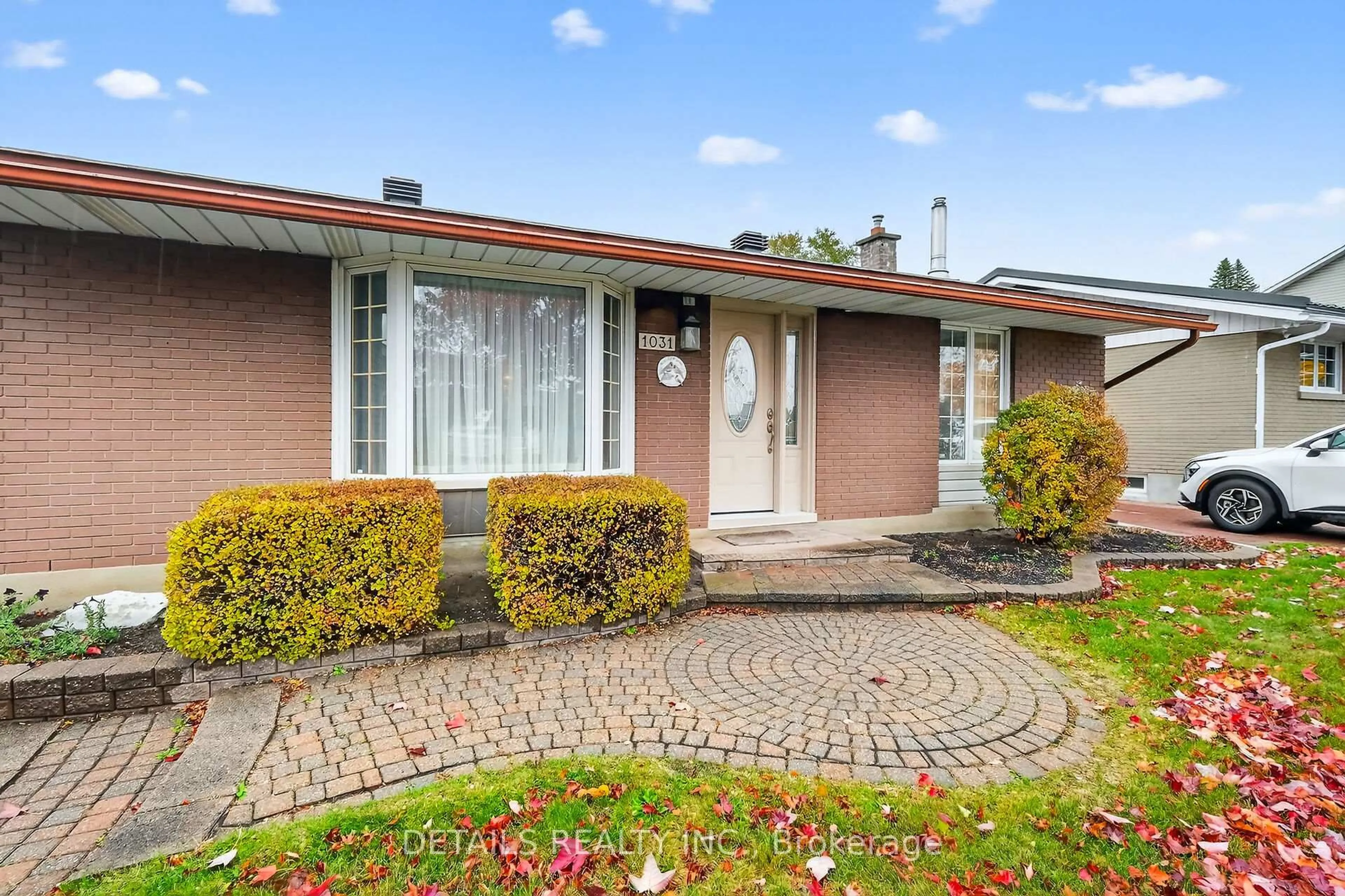 Home with brick exterior material, street for 1031 Connaught Ave, Ottawa Ontario K2B 5N2