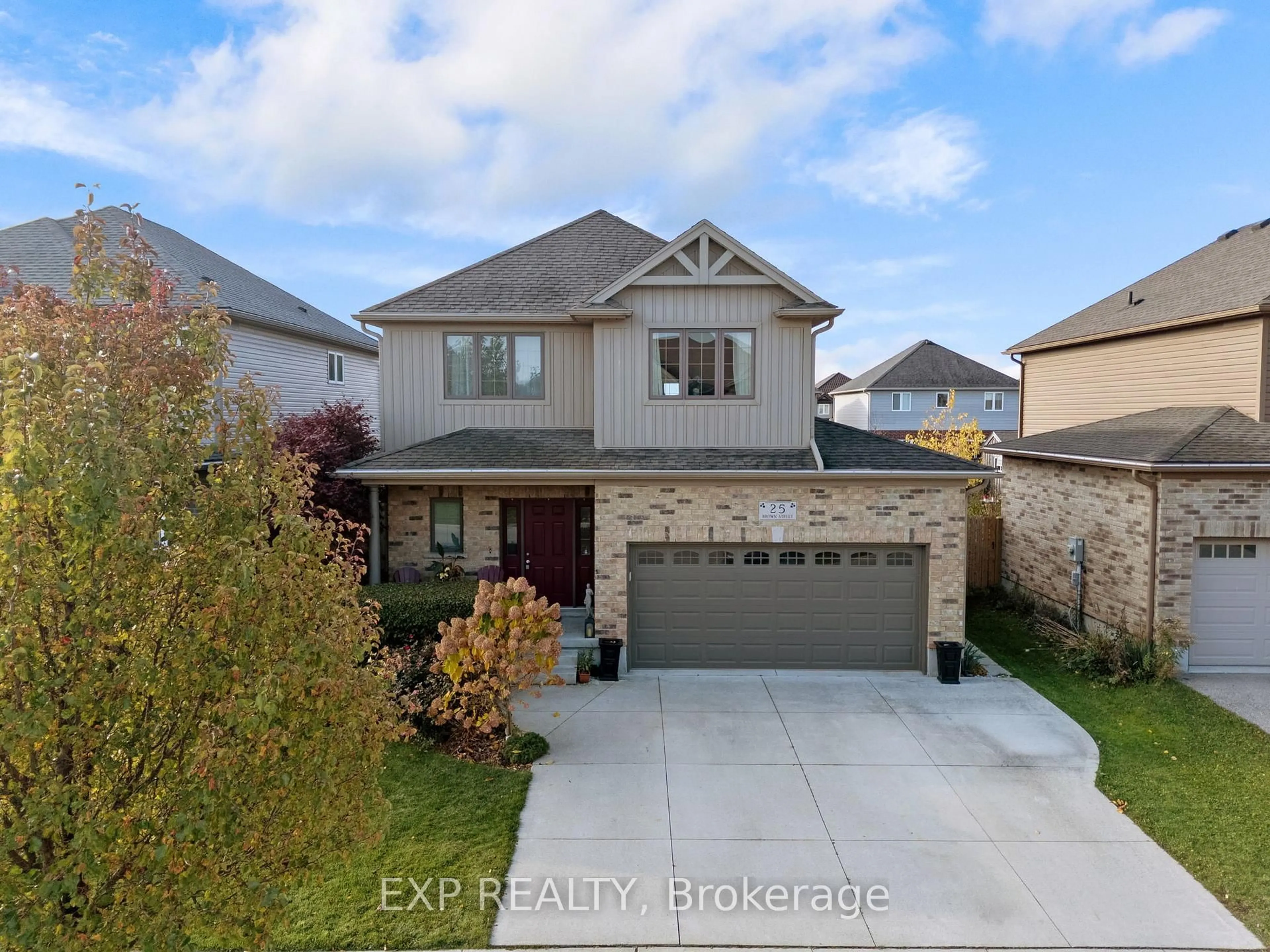 A pic from outside/outdoor area/front of a property/back of a property/a pic from drone, street for 25 Brown St, Stratford Ontario N5A 0B8