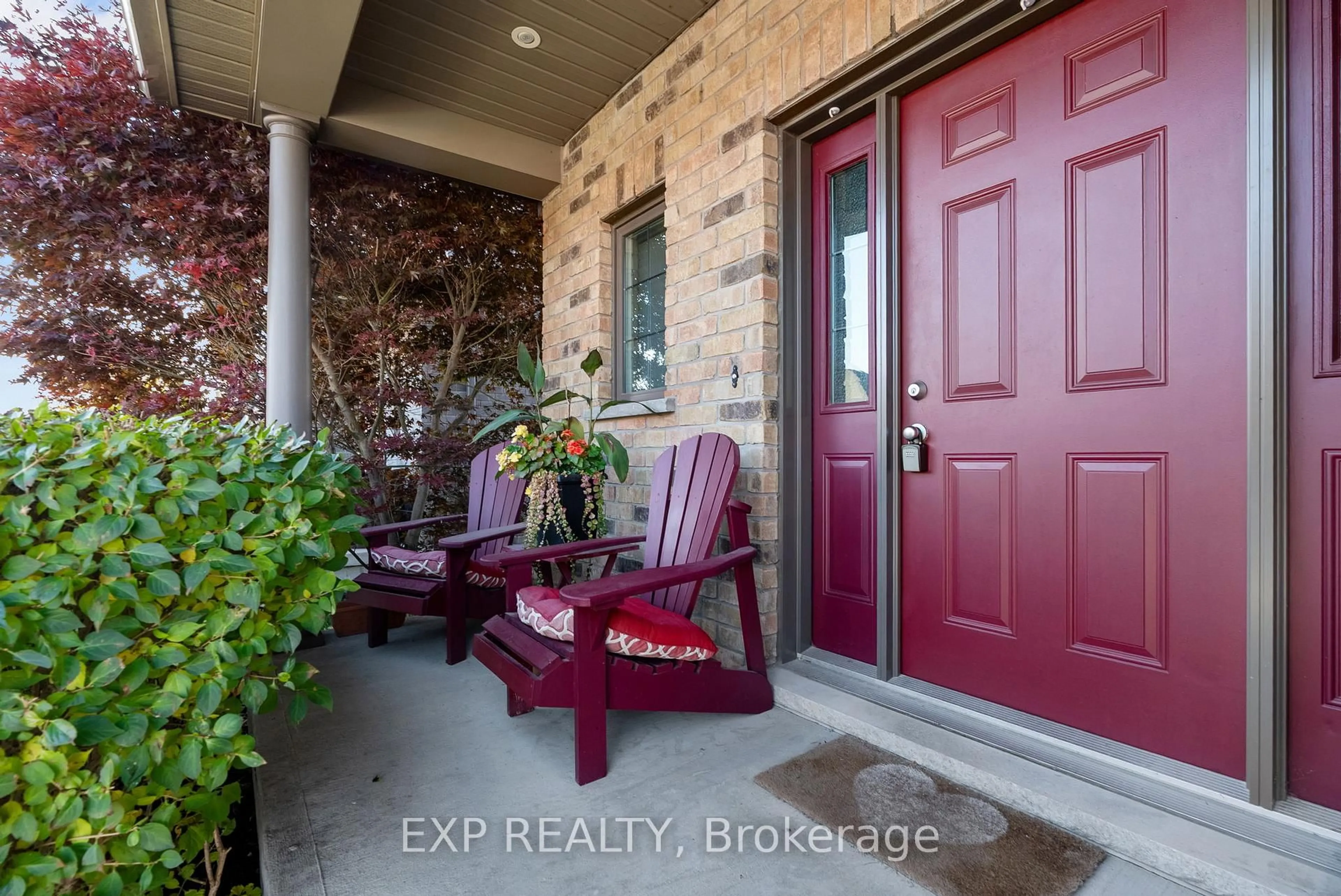 Indoor entryway for 25 Brown St, Stratford Ontario N5A 0B8
