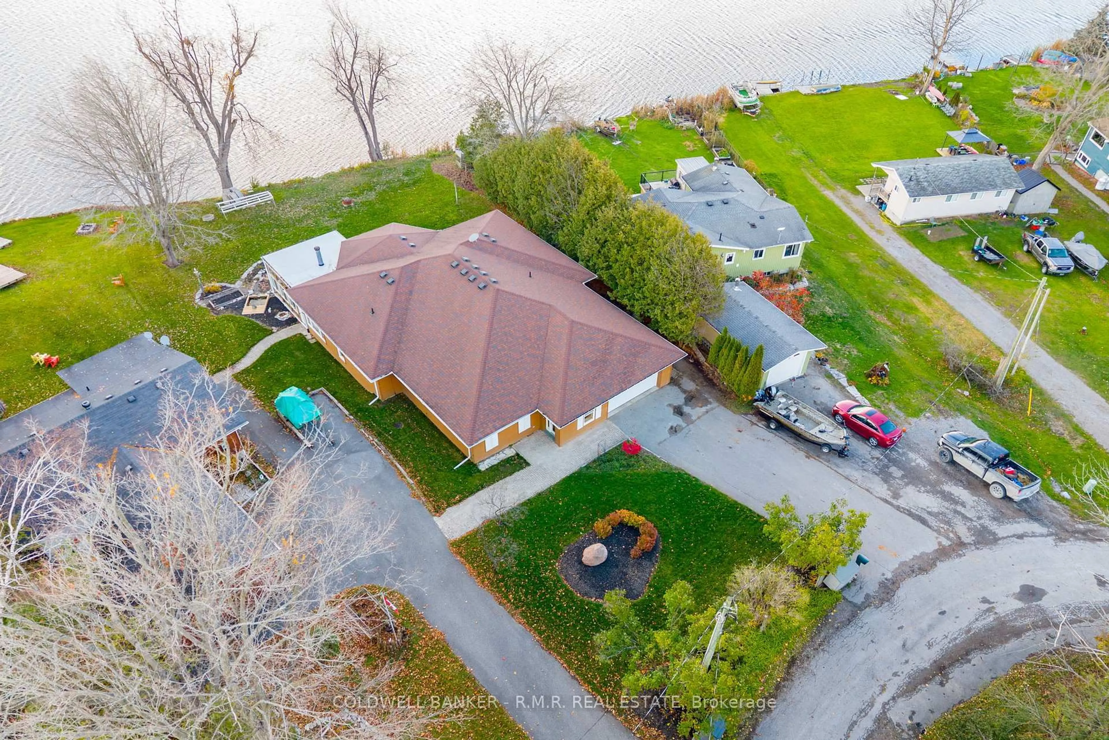 A pic from outside/outdoor area/front of a property/back of a property/a pic from drone, water/lake/river/ocean view for 74 Butternut Dr, Kawartha Lakes Ontario K9V 4R1