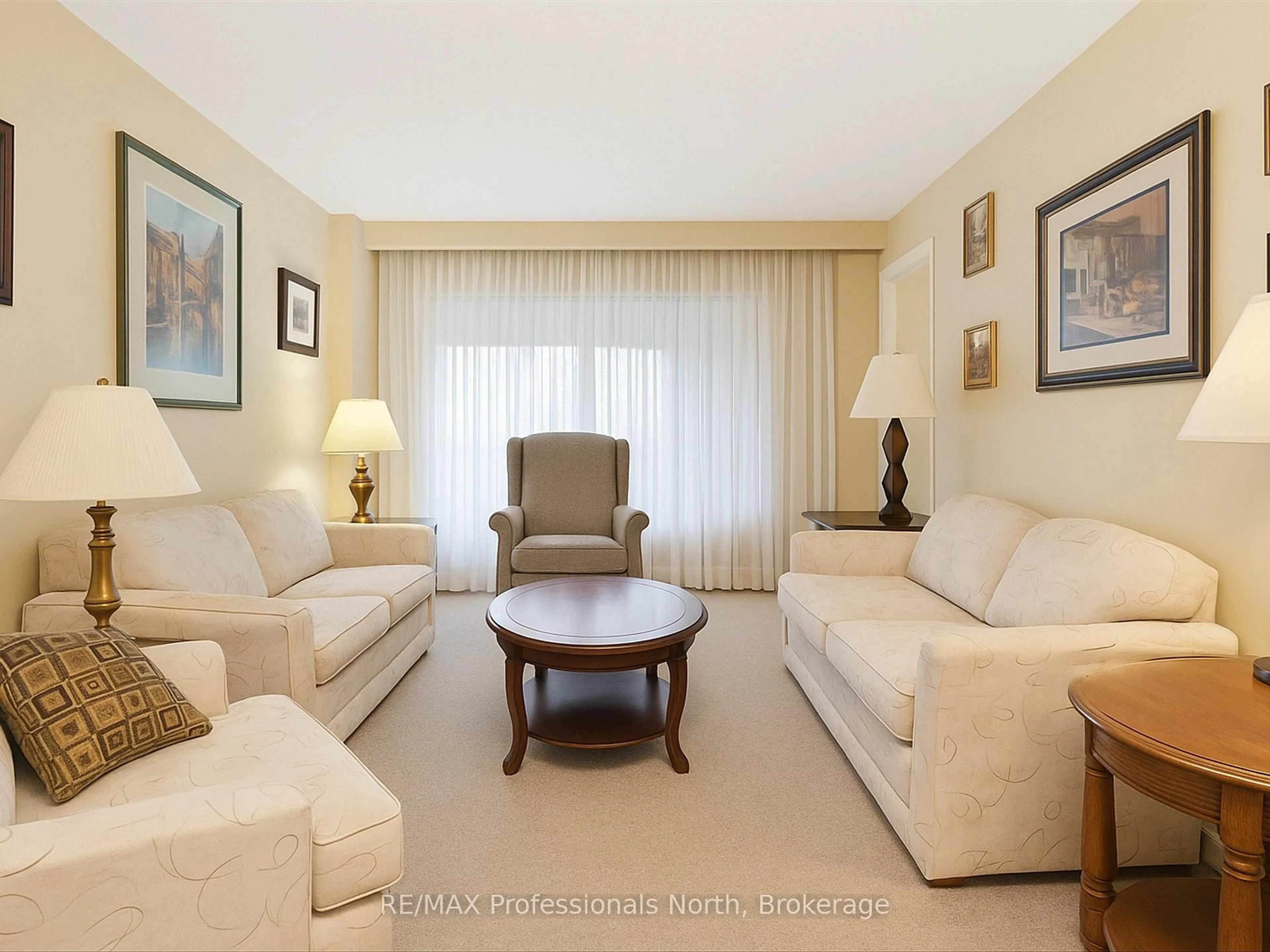 Living room with furniture, unknown for 8 Pleasant Ave, Huntsville Ontario P1H 1E9