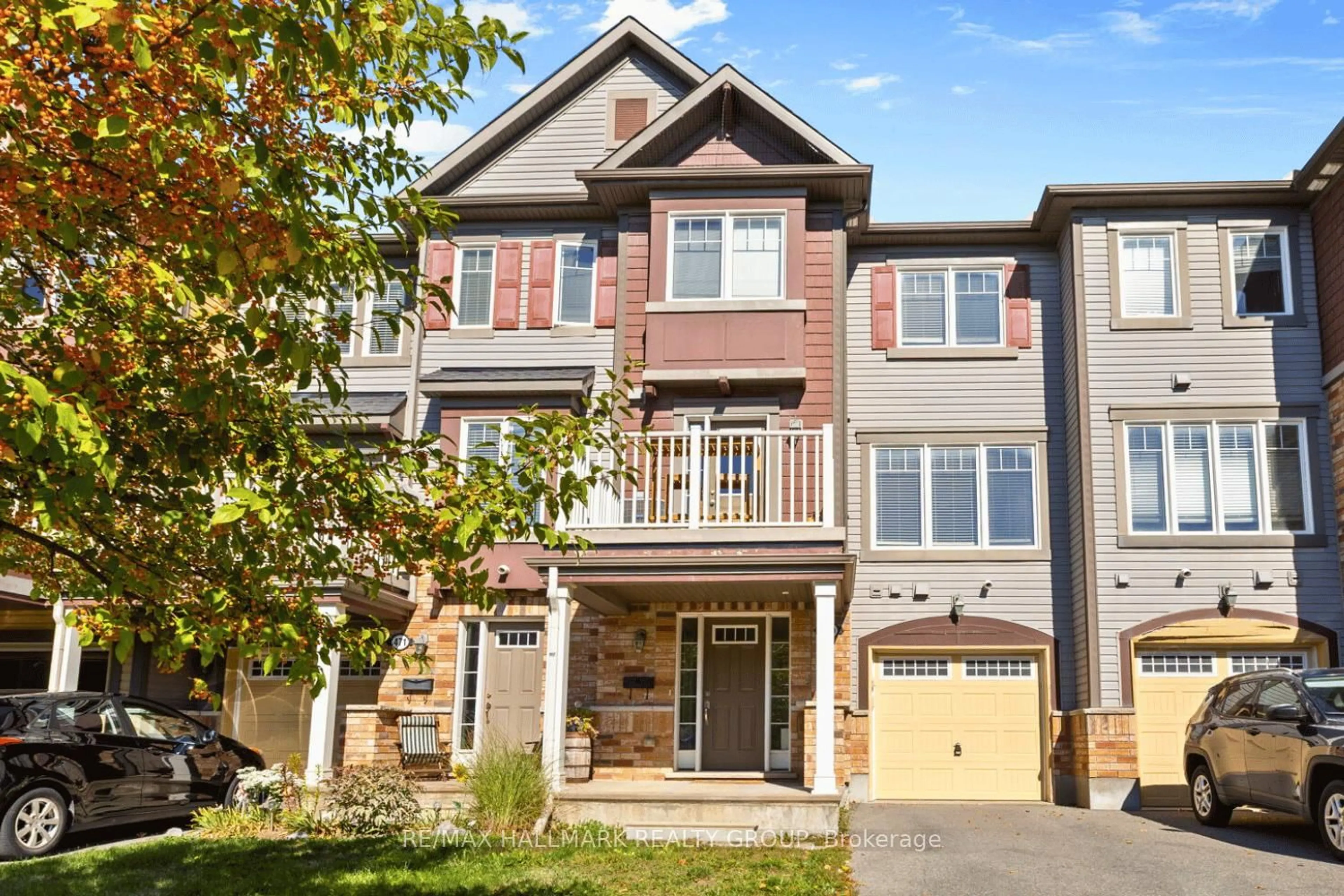 Home with brick exterior material, street for 469 Meadowhawk Cres, Ottawa Ontario K2J 5W7