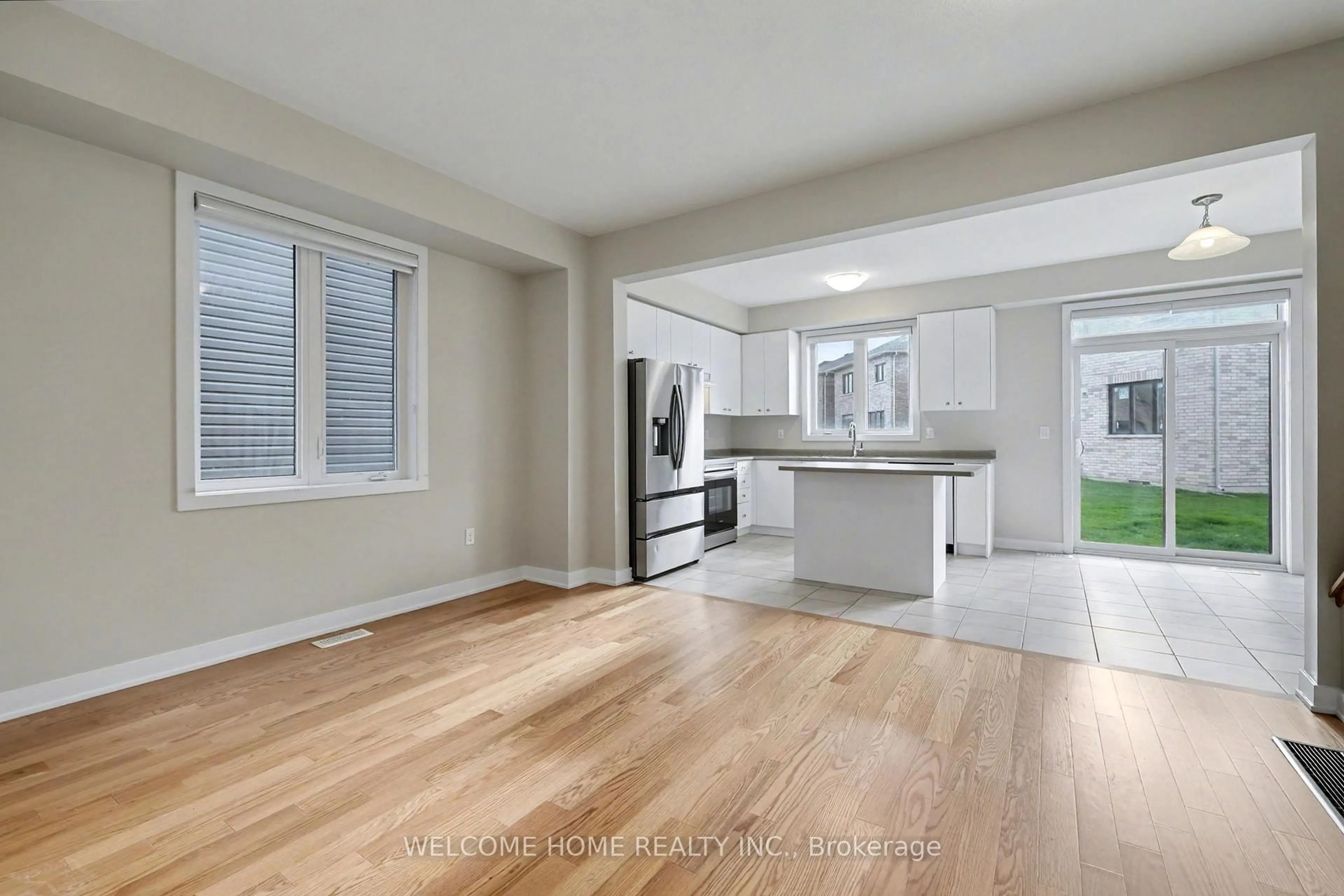 Open concept kitchen, unknown for 100 Keelson St, Welland Ontario L3B 0M4