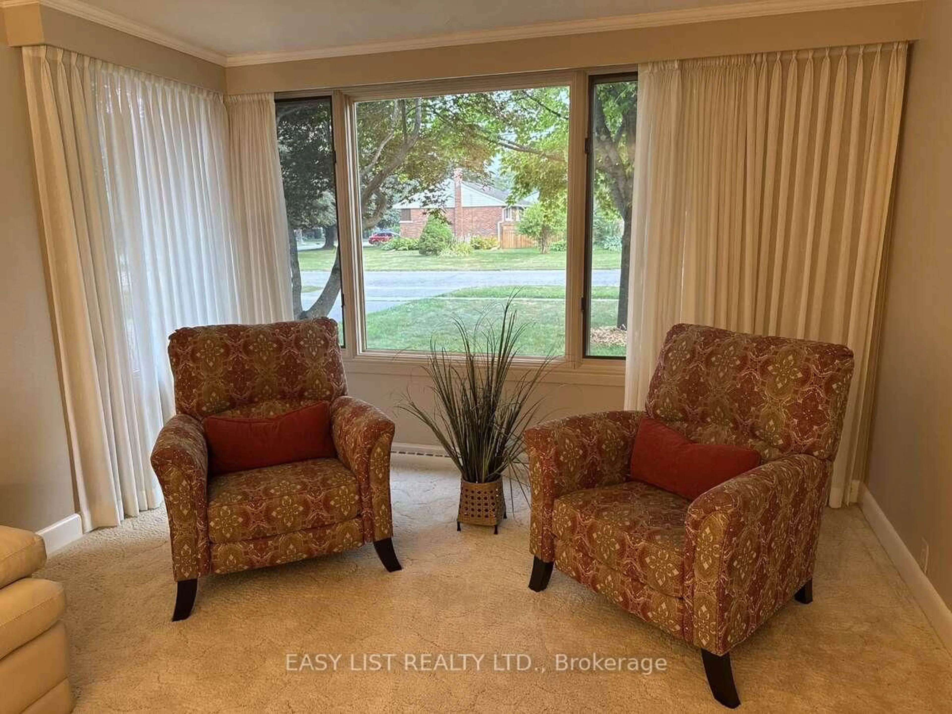 Living room with furniture, unknown for 570 7th St, Owen Sound Ontario N4K 3L6