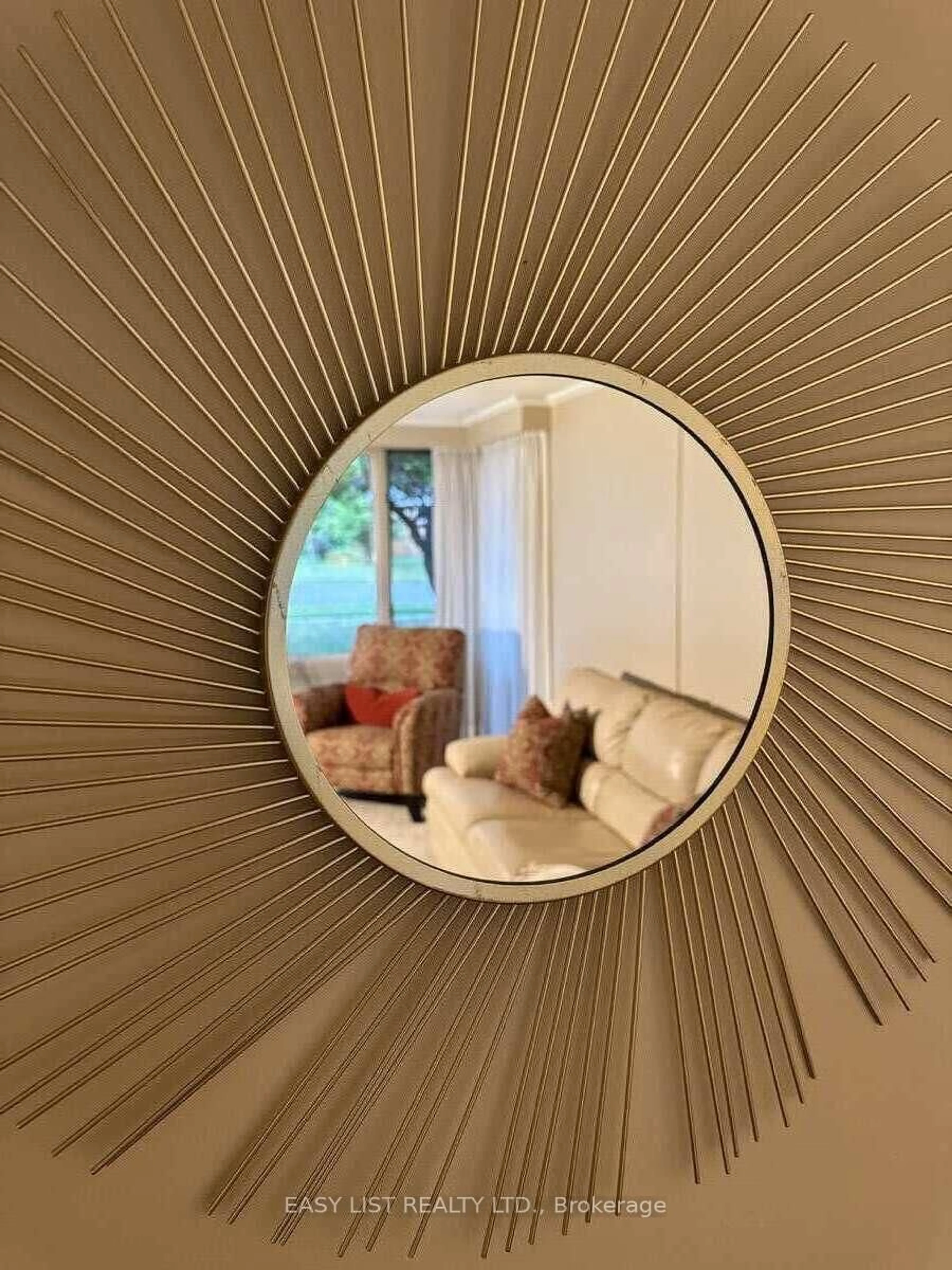 Indoor entryway for 570 7th St, Owen Sound Ontario N4K 3L6