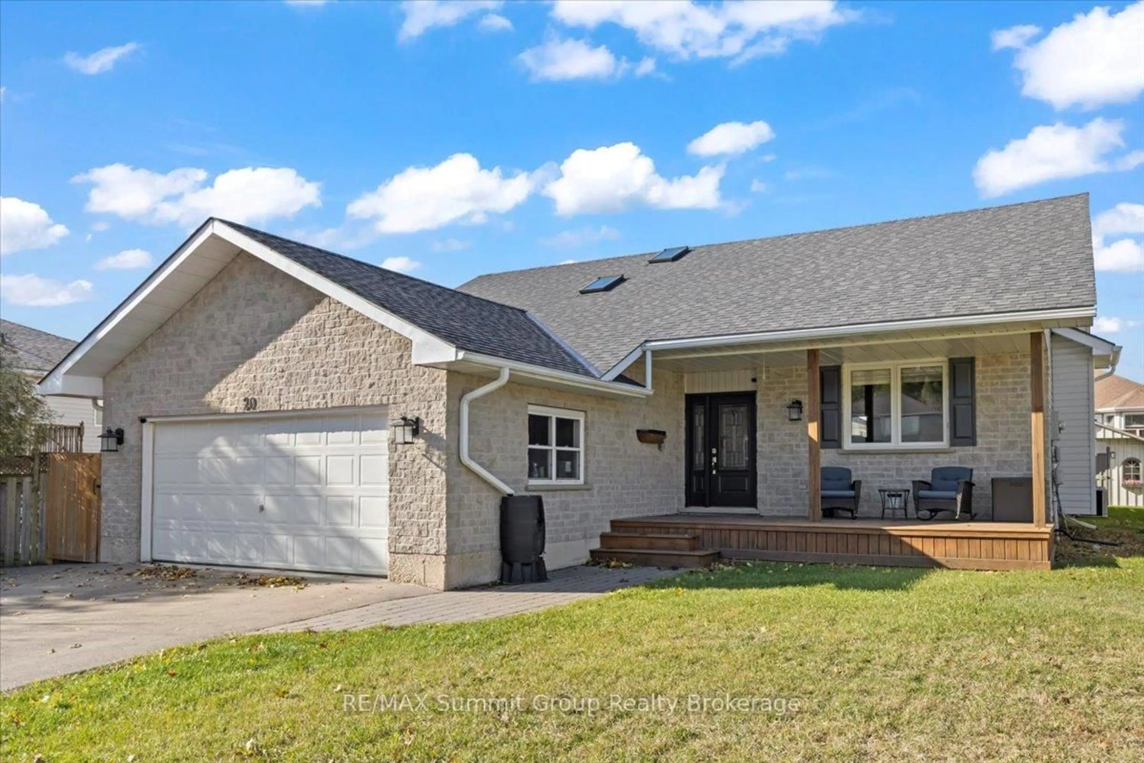 Home with brick exterior material, street for 20 McGregor Crt, Southgate Ontario N0C 1B0