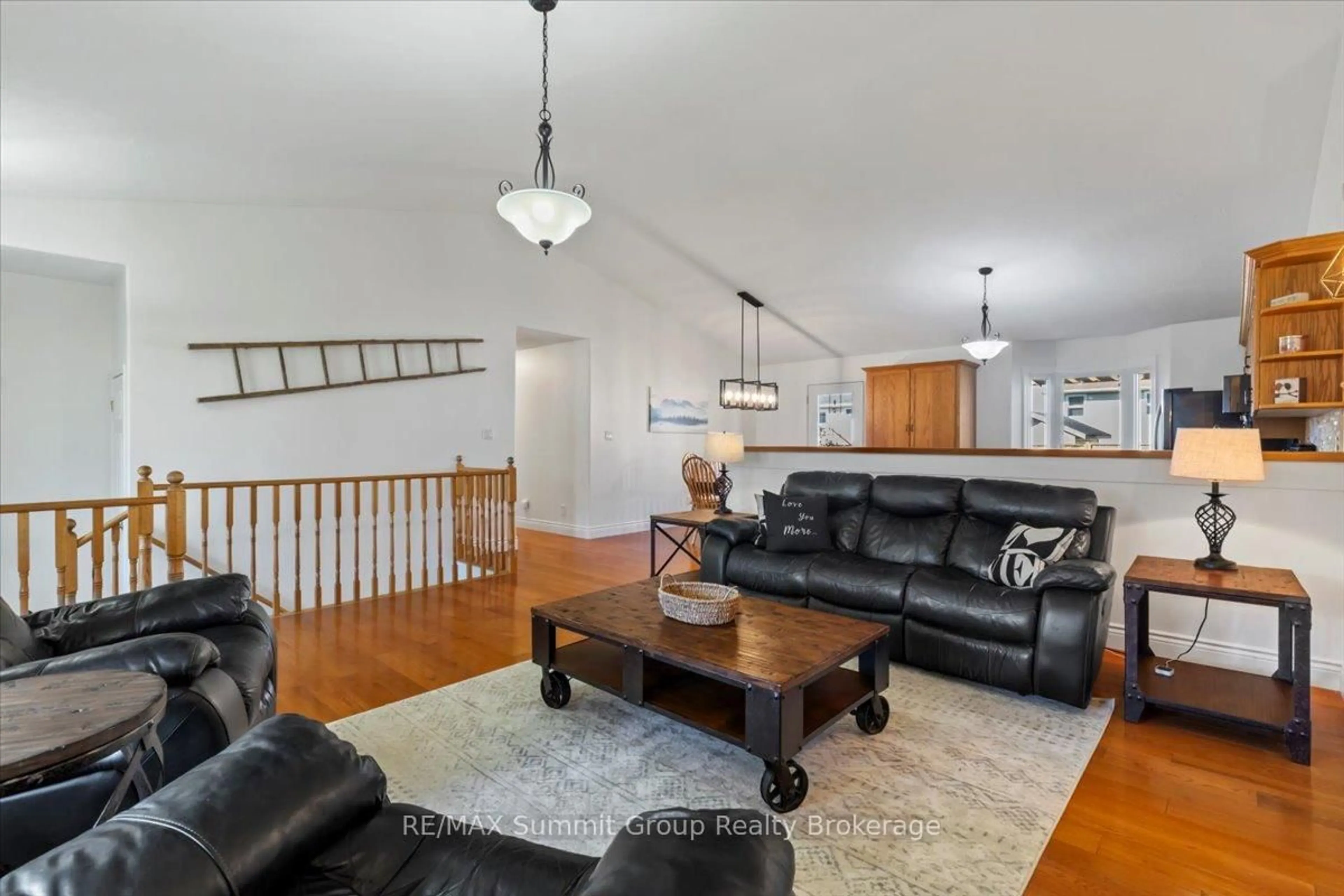 Living room with furniture, unknown for 20 McGregor Crt, Southgate Ontario N0C 1B0