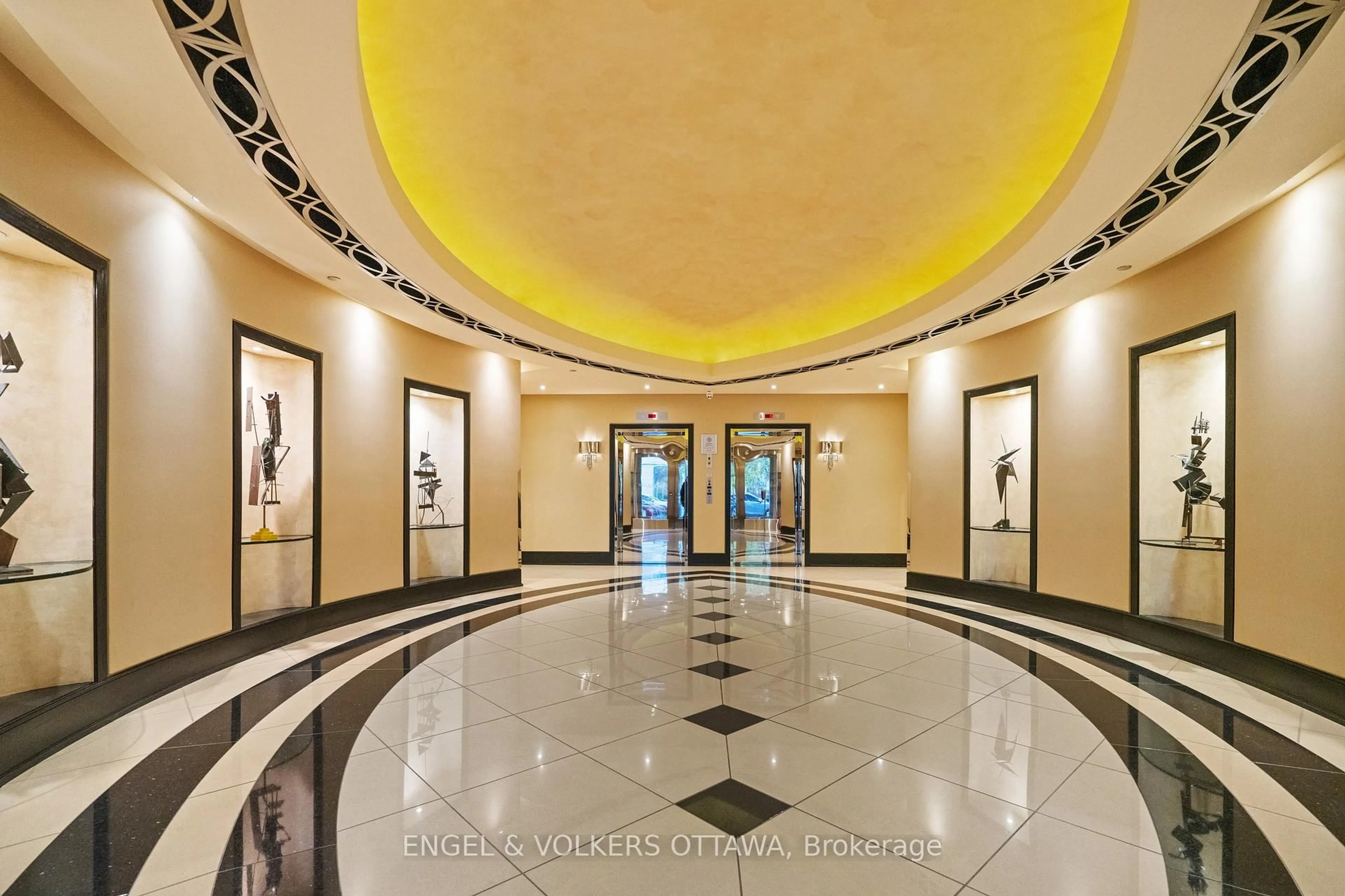 Lobby for 108 LISGAR St #1002, Ottawa Ontario K2P 1E1