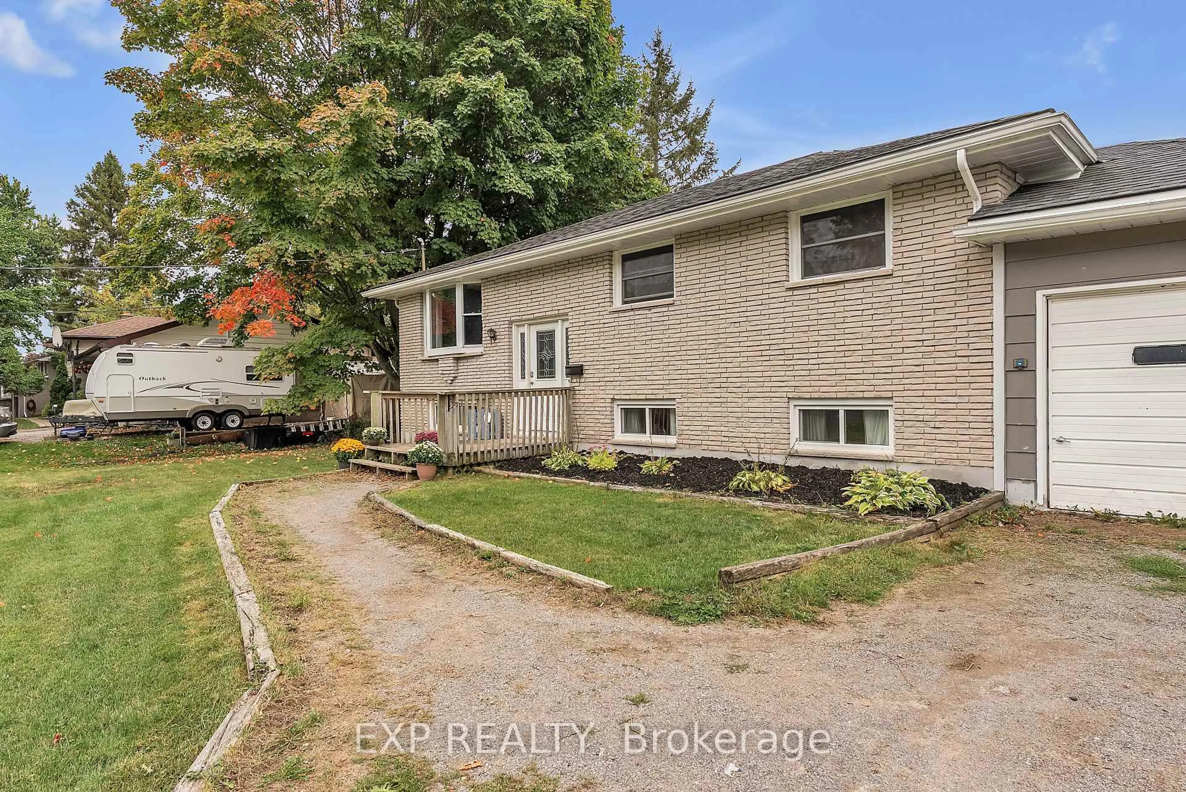 A pic from outside/outdoor area/front of a property/back of a property/a pic from drone, street for 249 Catalina Dr, Quinte West Ontario K8R 1C6